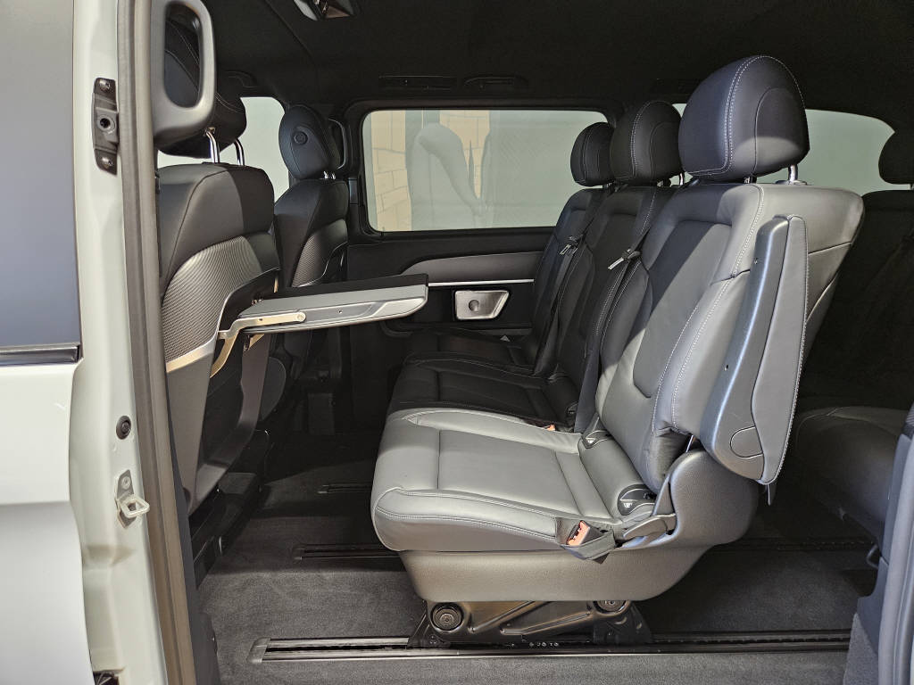 MERCEDES-BENZ V 300 d 4Matic Swiss Edition lang-image-6