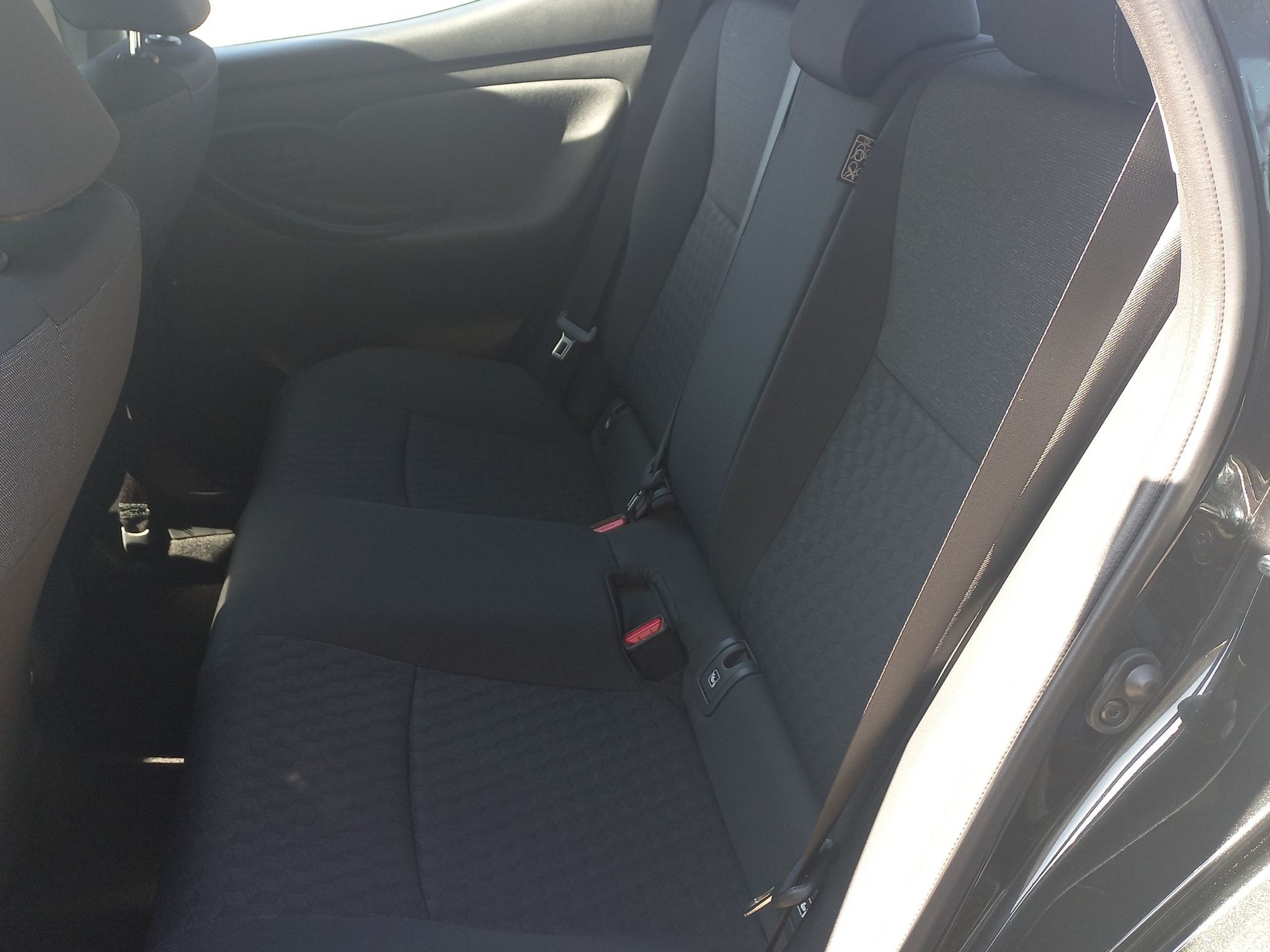 TOYOTA Yaris 1.5 Trend e-CVT-image-10