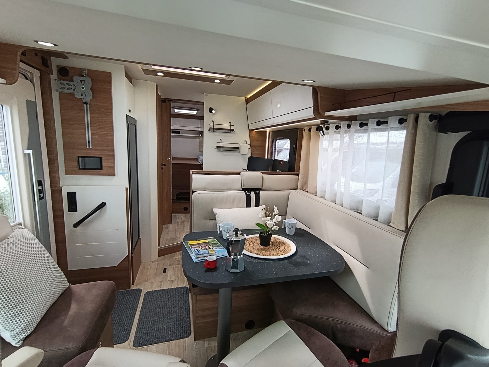PILOTE Expression G690H***VOLLAUSSTATTUNG***NEUWERTIG***TOP-PREIS***9 Gang Automatik- Getriebe*Solar*Truma Gas und Stromheizung*-image-15