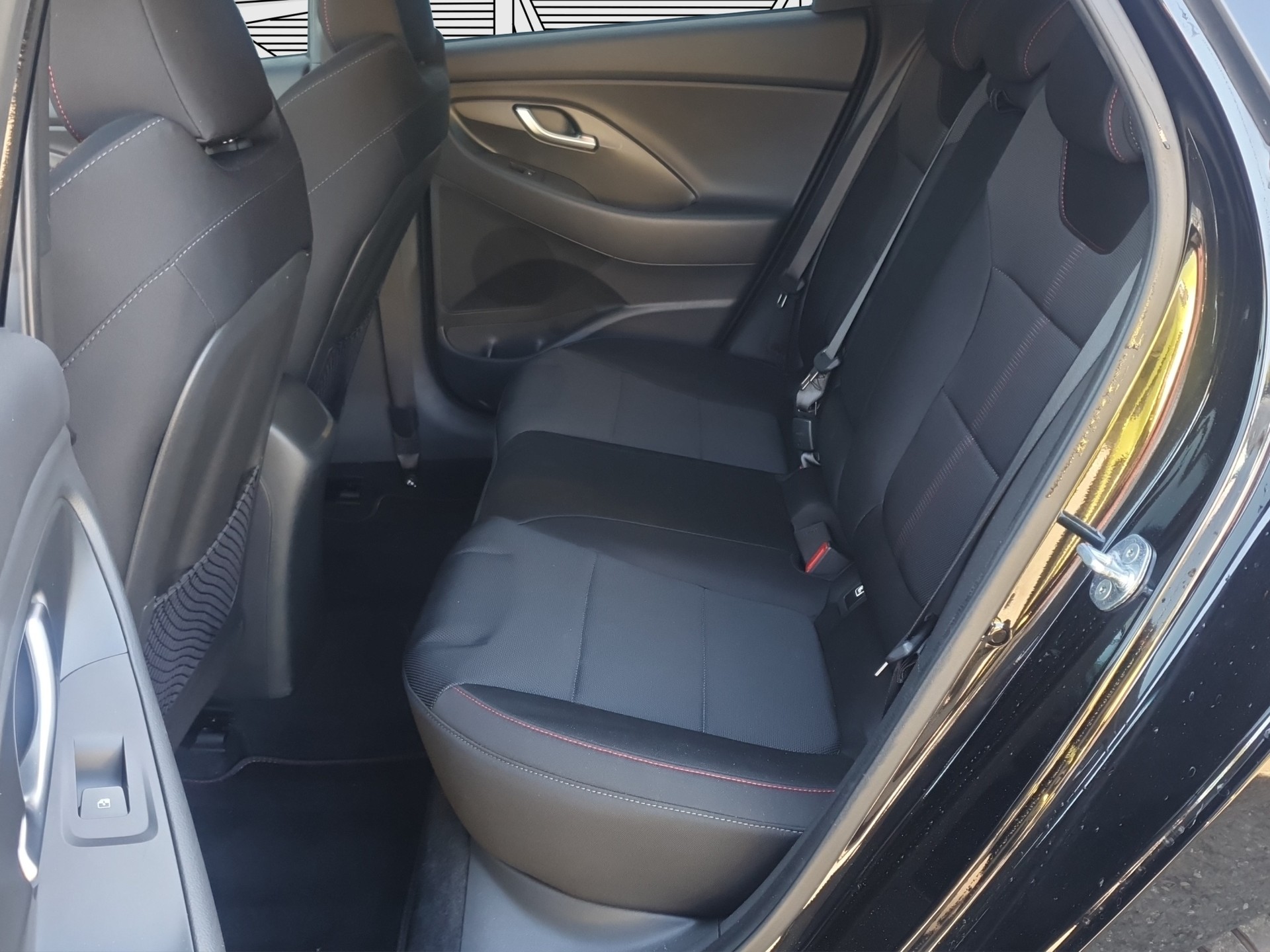 HYUNDAI i30 Fastback 1.5 T-GDi N-Line Exclusive Auto.-image-11