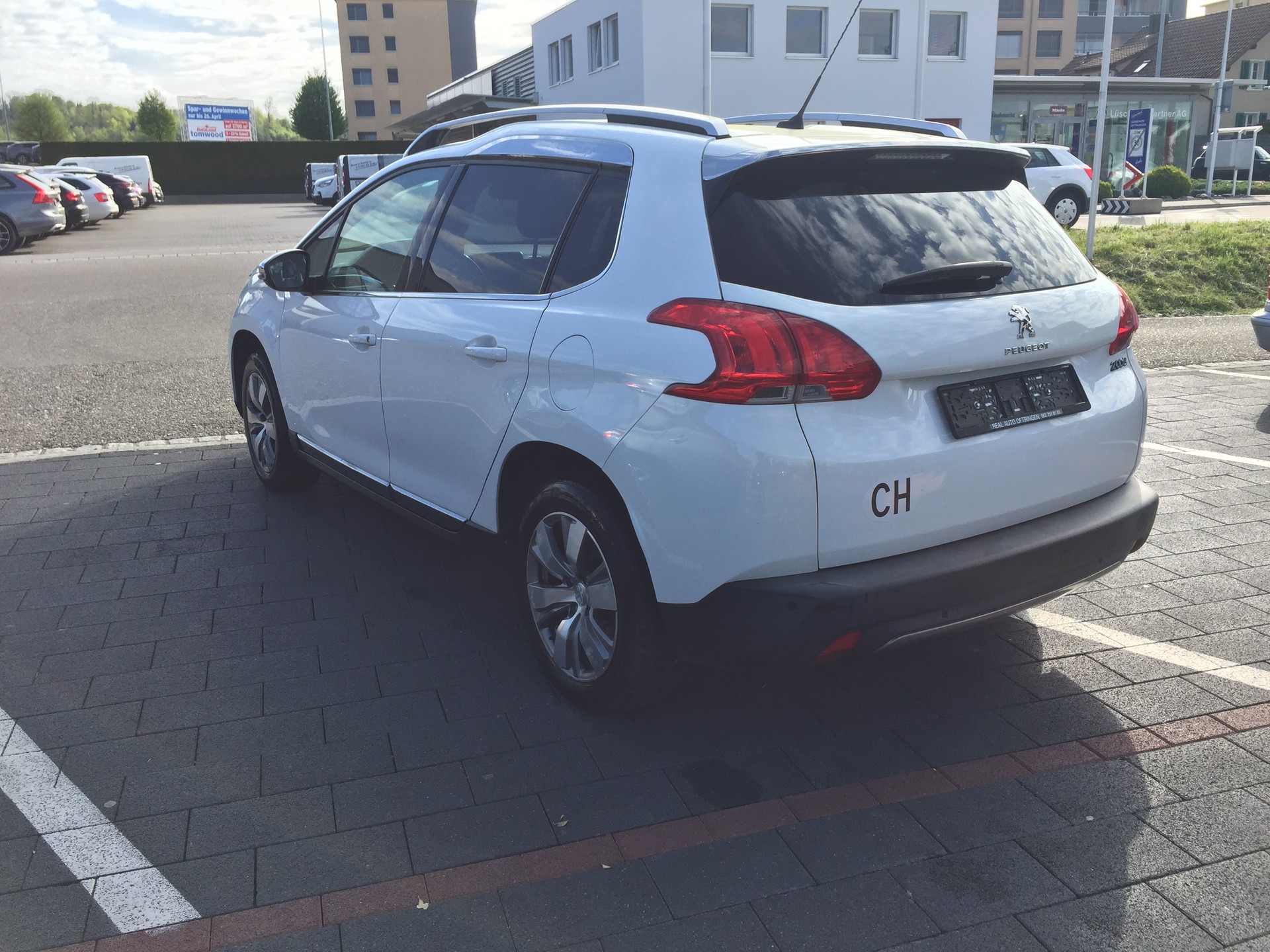 PEUGEOT 2008 1.6 VTI Allure Automatic-image-4