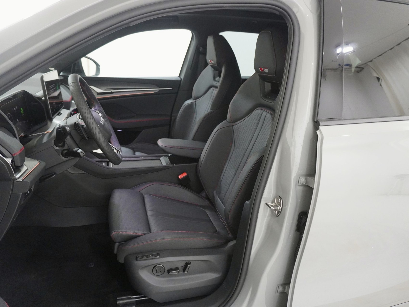 SKODA Kodiaq 2.0 TSI RS-image-12