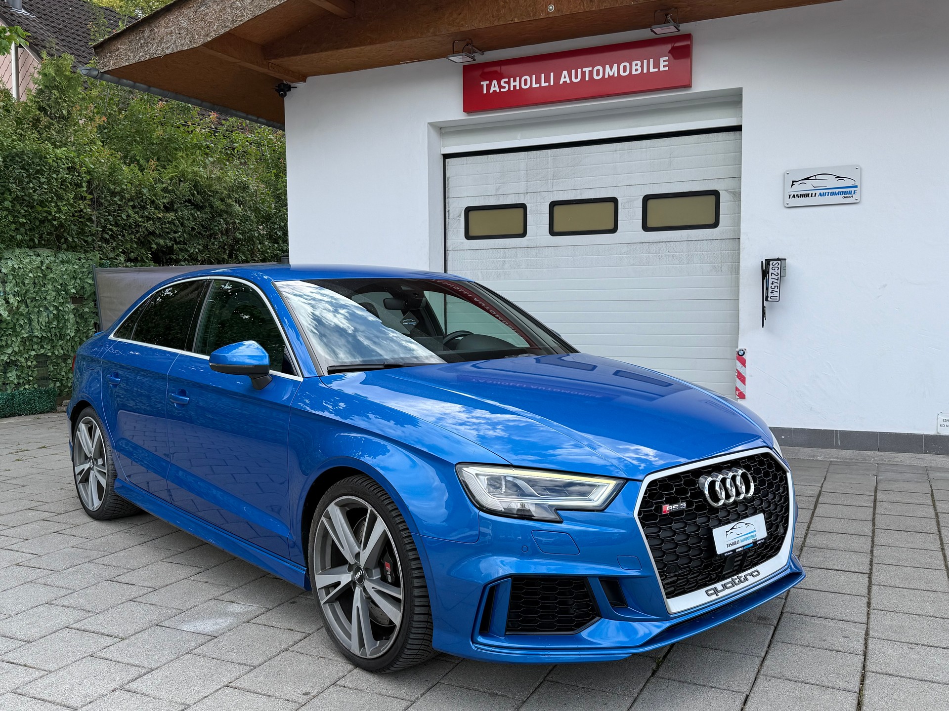 AUDI RS3 Sedan