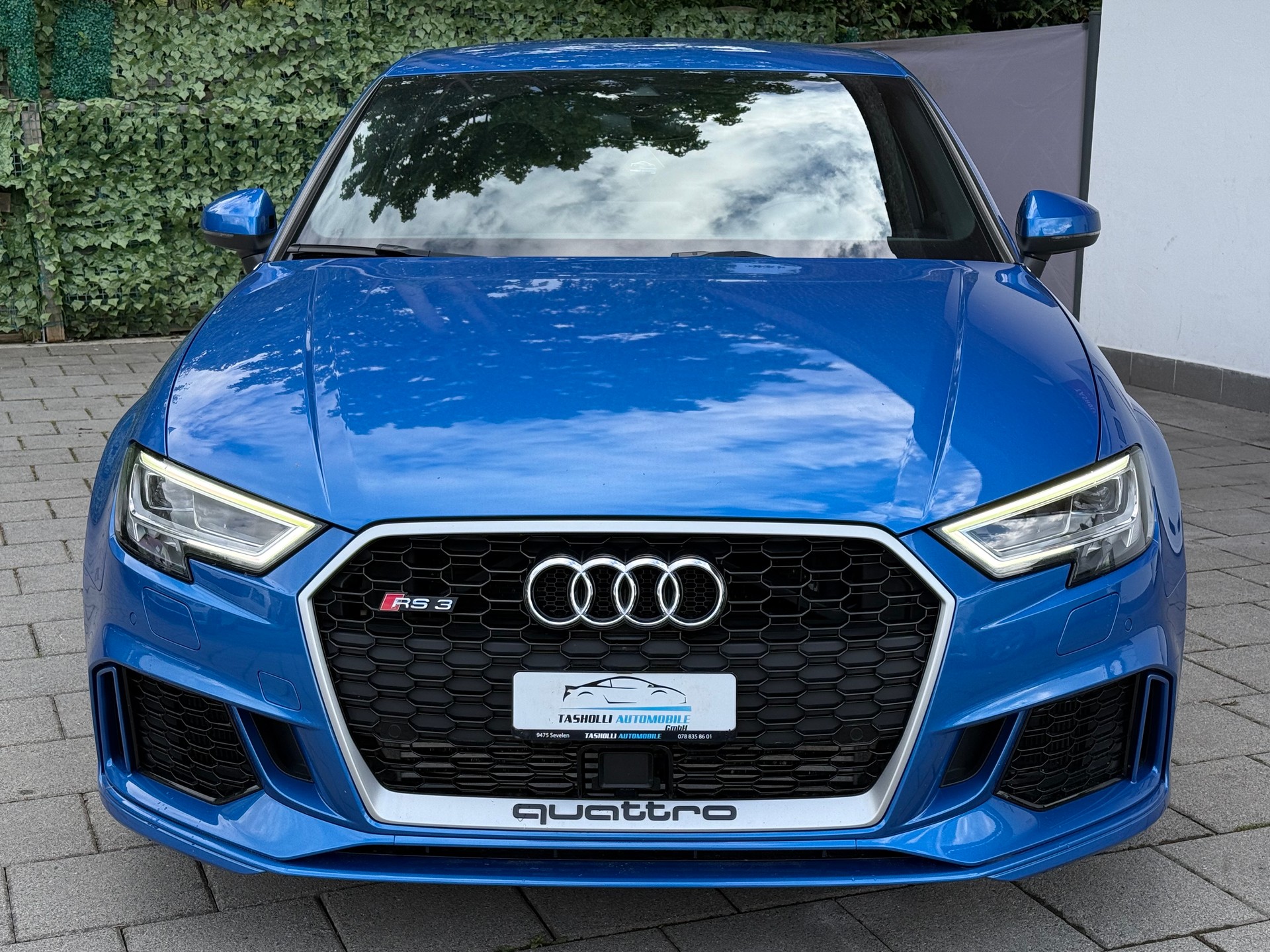 AUDI RS3 Sedan-image-1