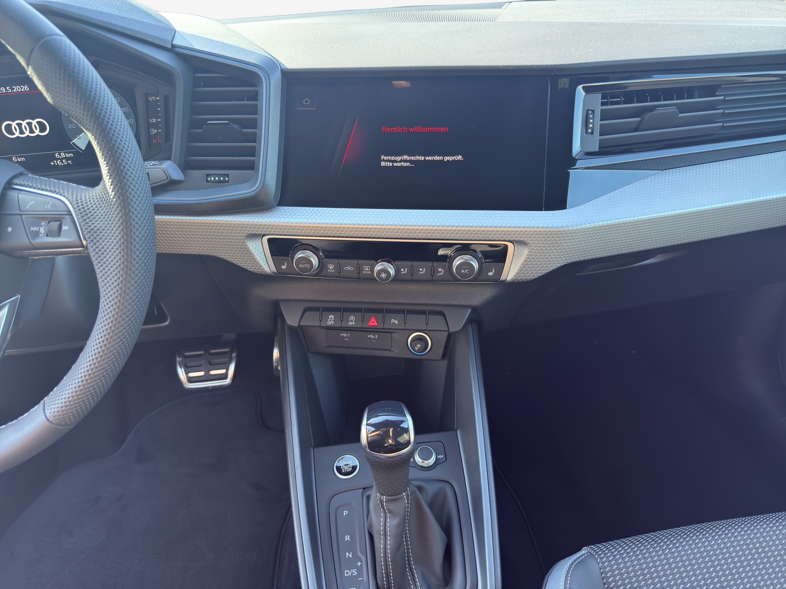 AUDI A1 Sportback 30 TFSI S Line Attraction S-tronic-image-10