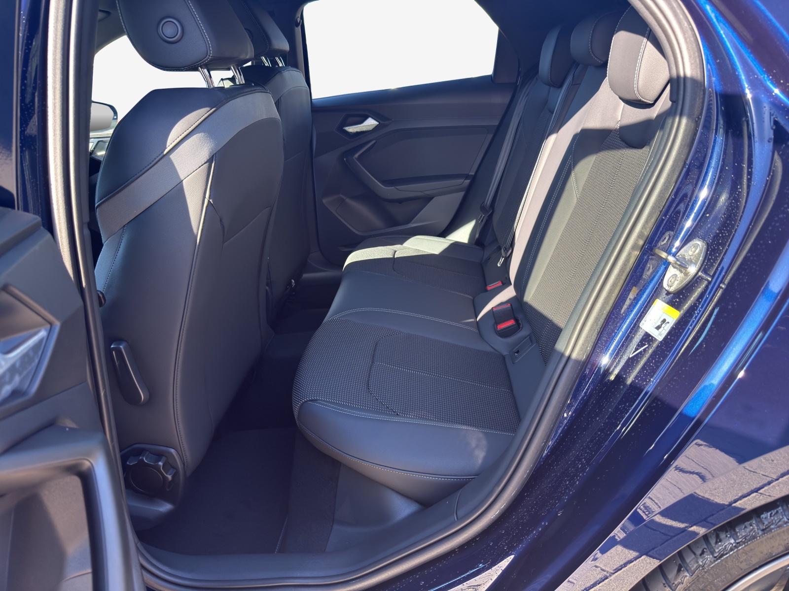 AUDI A1 Sportback 30 TFSI S Line Attraction S-tronic-image-11