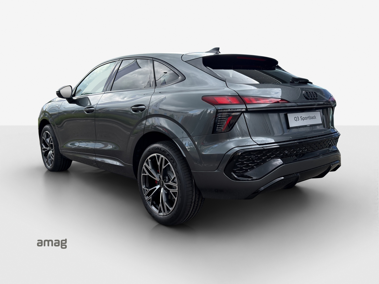 AUDI Q3 Sportback 110 kW TFSI S tronic-image-2