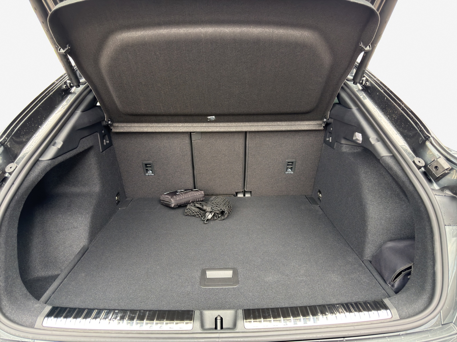 AUDI Q3 Sportback 110 kW TFSI S tronic-image-12