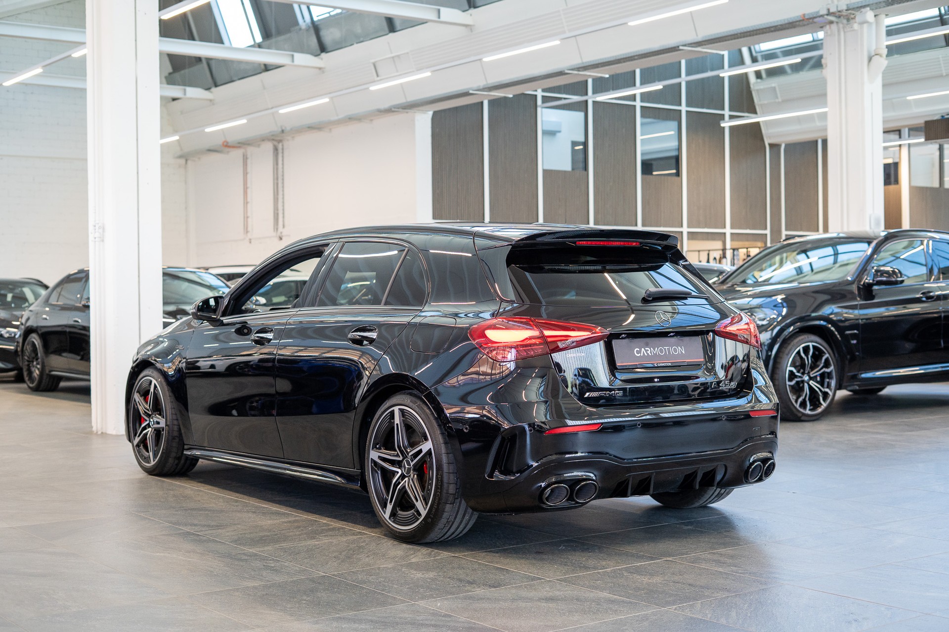 MERCEDES-BENZ A 45 S AMG 4matic+ / Burmester / Ambiente-beleuchtung / Alcantara-Lenkrad-image-3