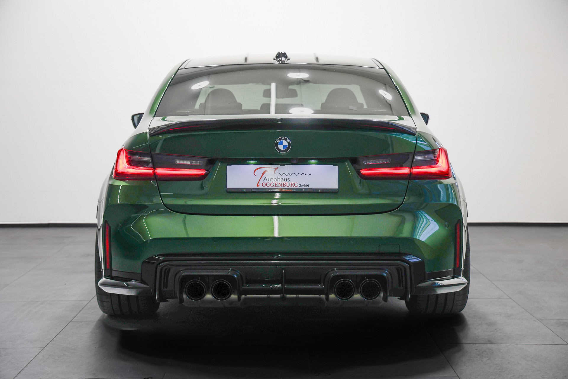 BMW M3 Competition M xDrive *Individual Anglesey Grün*Tief*Breit*Carbon*-image-11