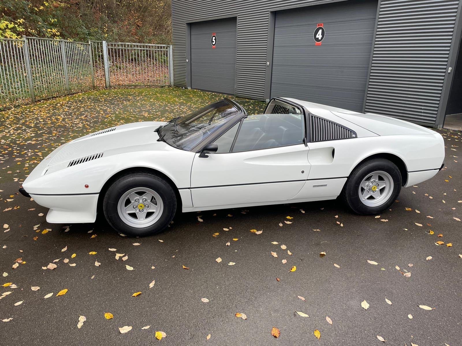 FERRARI GTS carburateurs premiere main chassis 25539-image-4