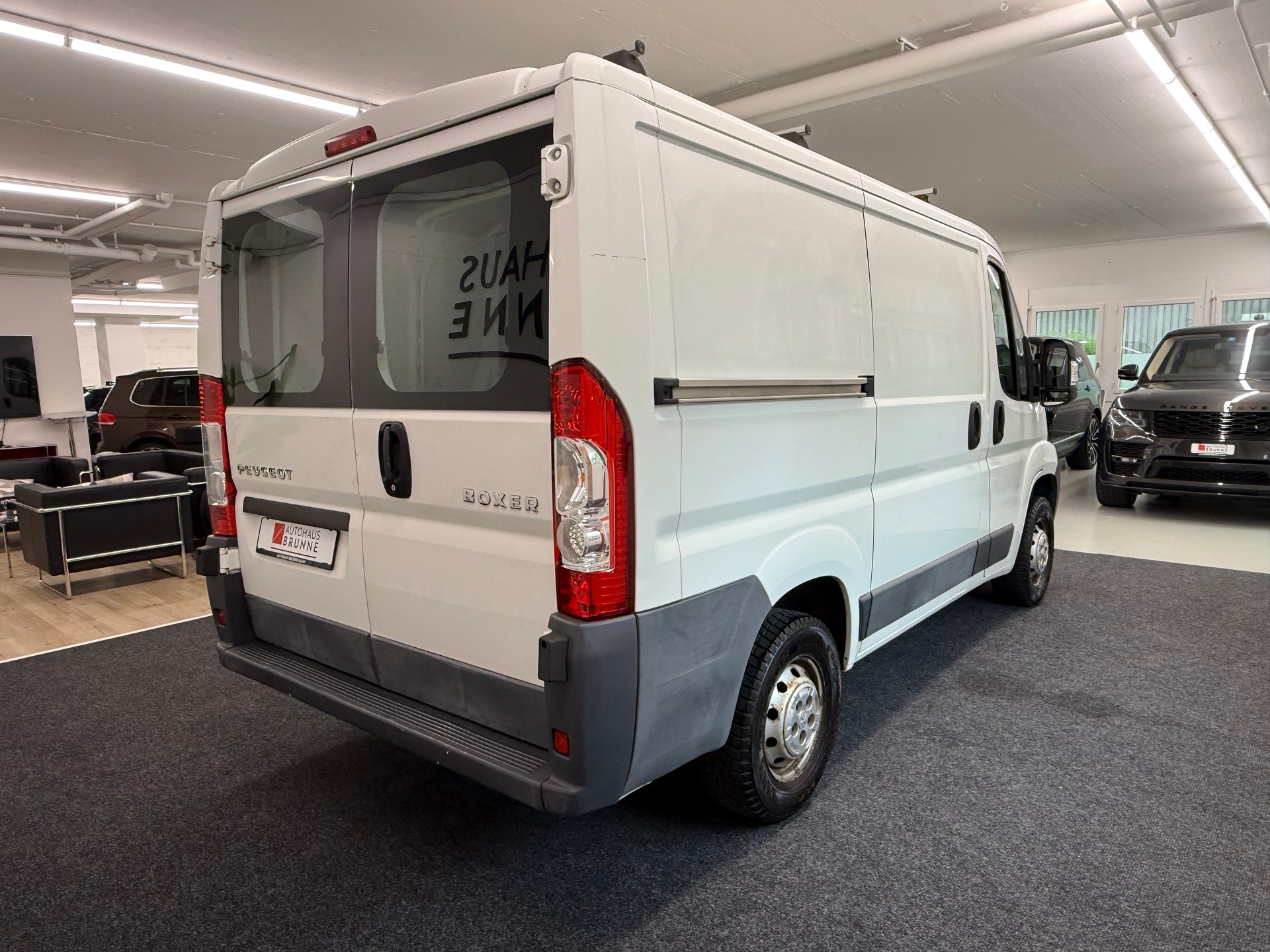 PEUGEOT Boxer 2.2 HDI 330 L1H1-image-10
