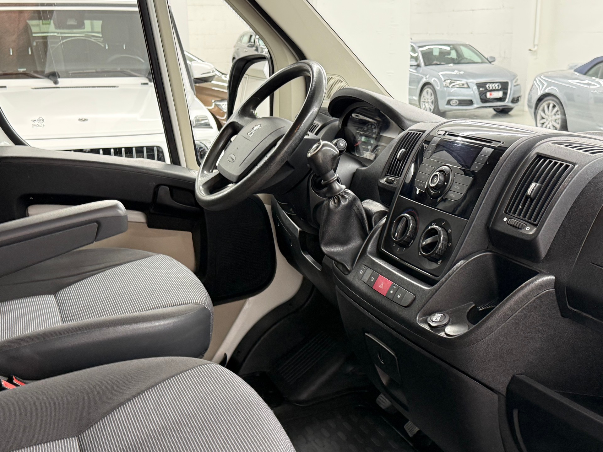 PEUGEOT Boxer 2.2 HDI 330 L1H1-image-5