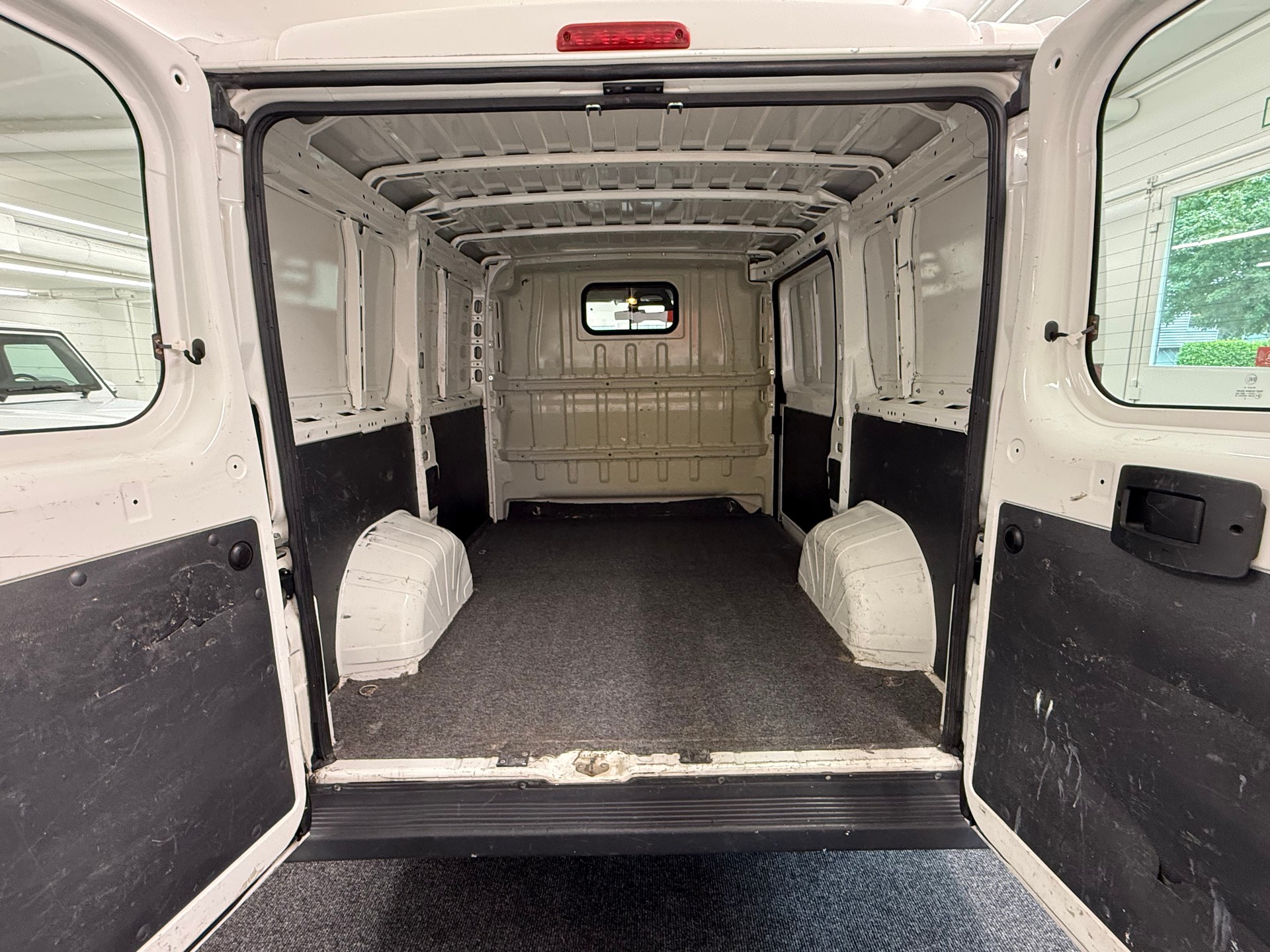 PEUGEOT Boxer 2.2 HDI 330 L1H1-image-12