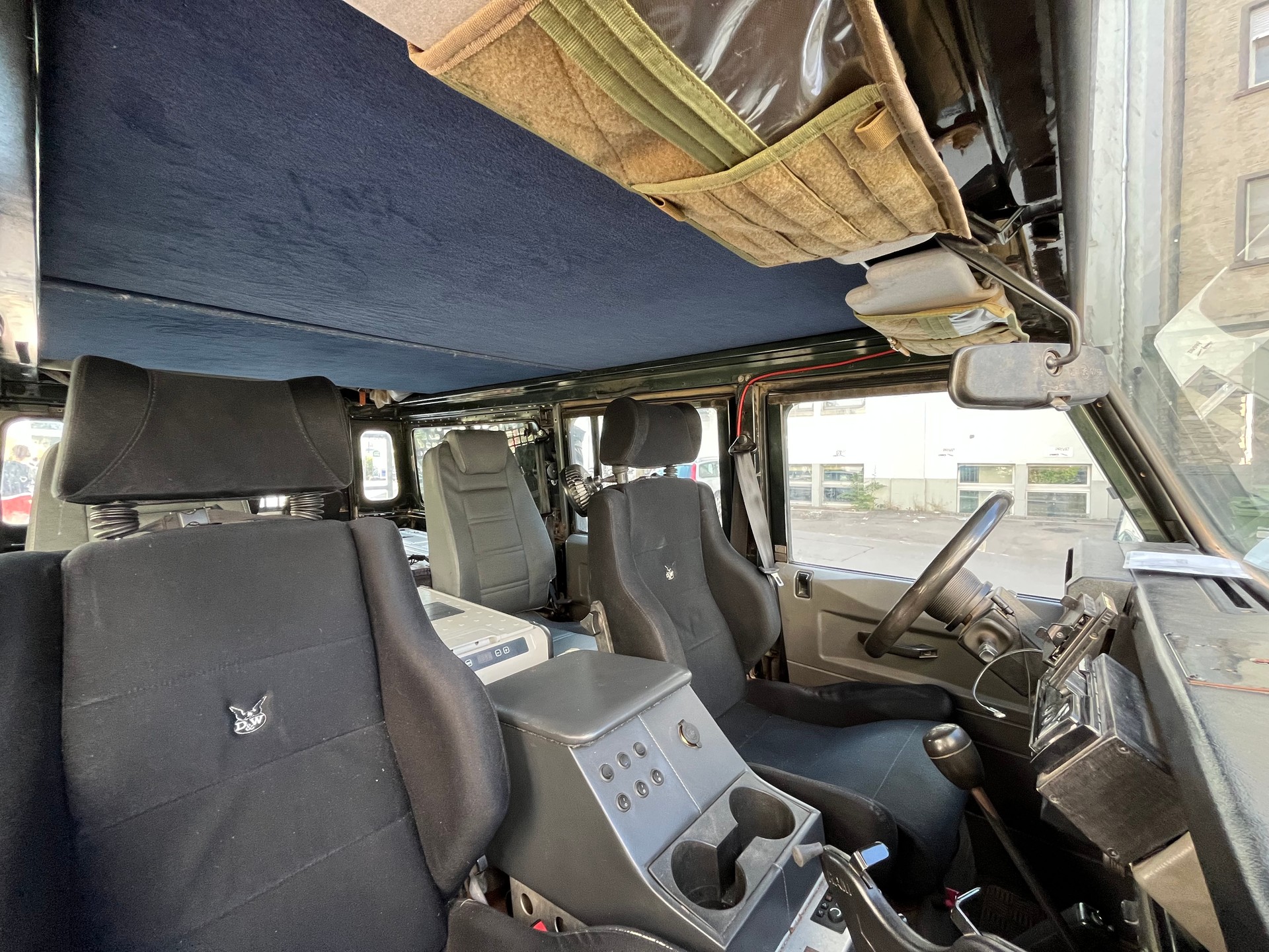 LAND ROVER 110 Td5-image-2