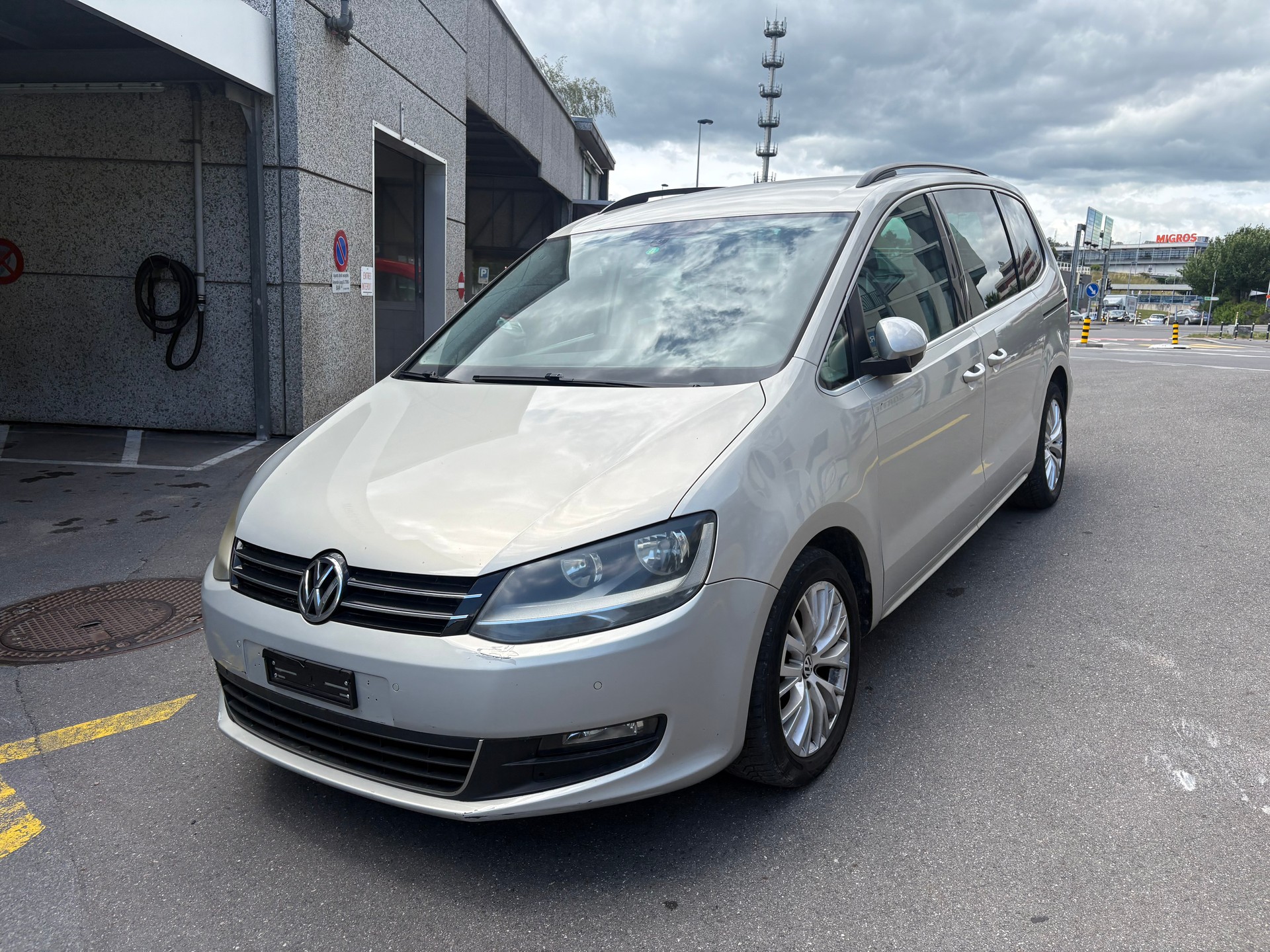 VW Sharan 2.0 TDI BMT Startline Comfortline DSG-image-2