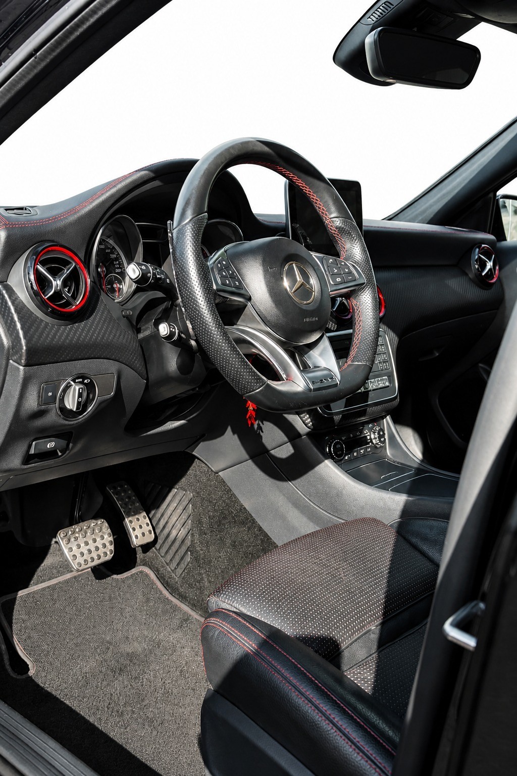 MERCEDES-BENZ A 250 Sport 4Matic 7G-DCT-image-9
