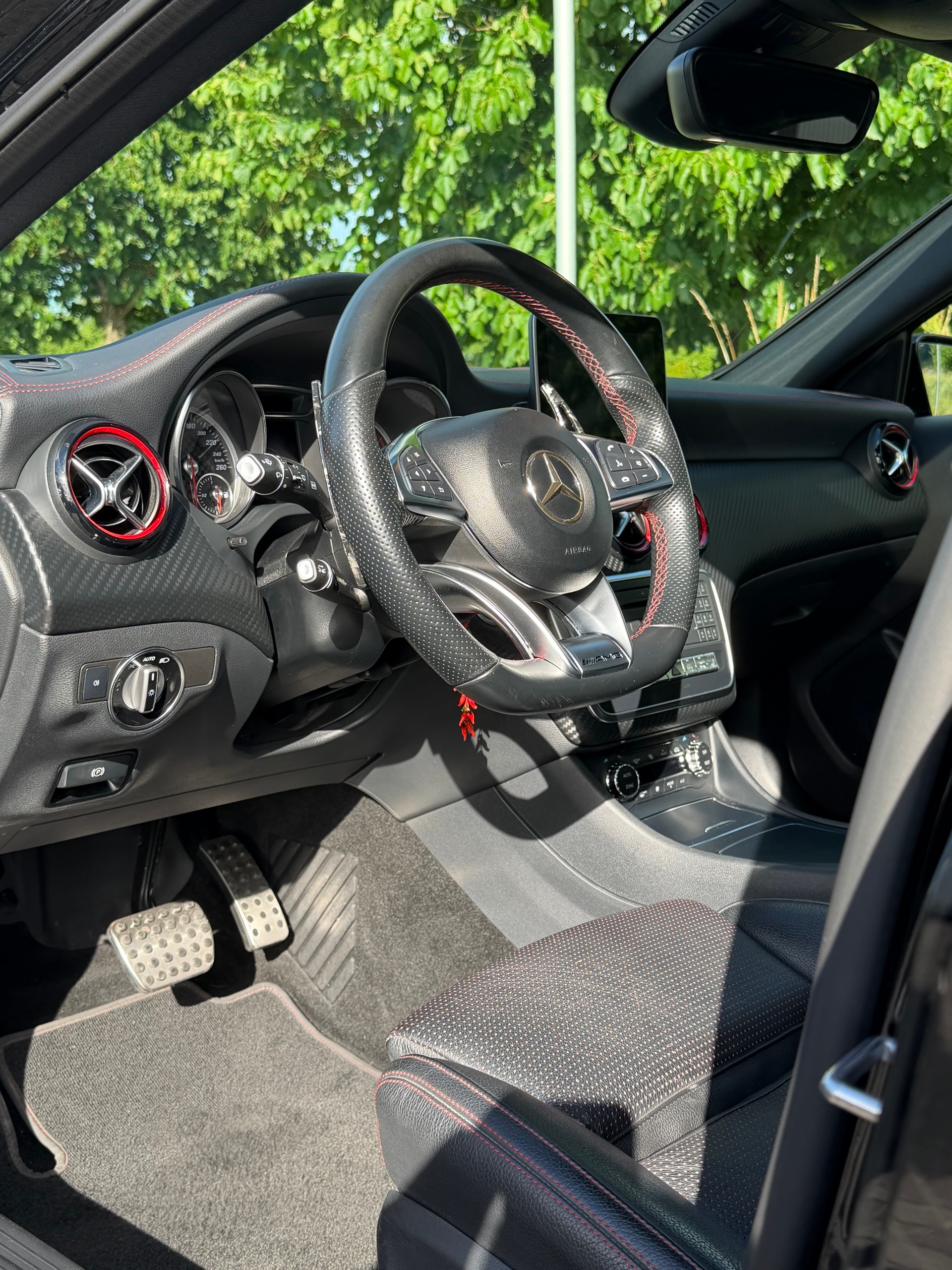 MERCEDES-BENZ A 250 Sport 4Matic 7G-DCT-image-11