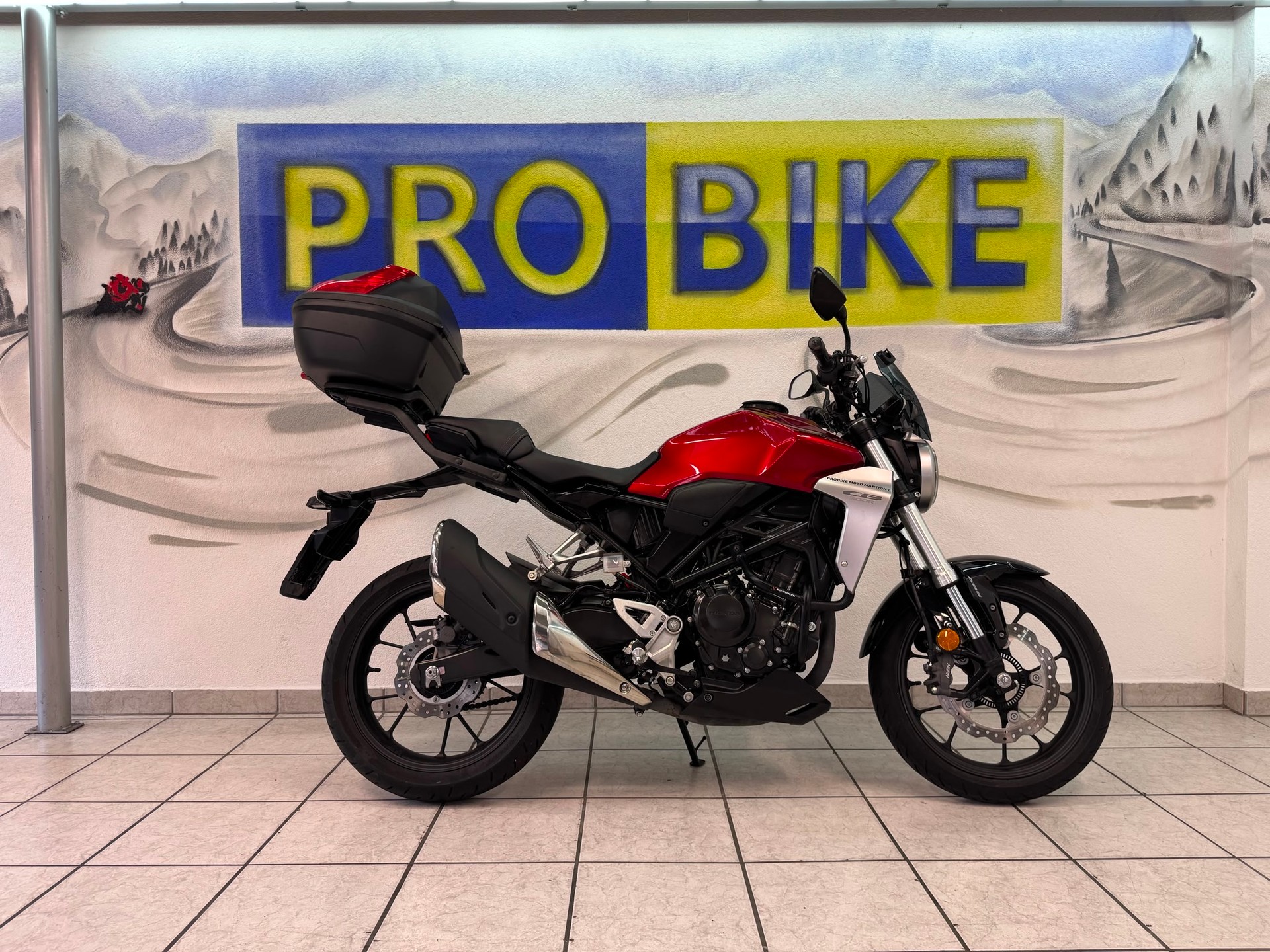 HONDA CB 300 R-image-1