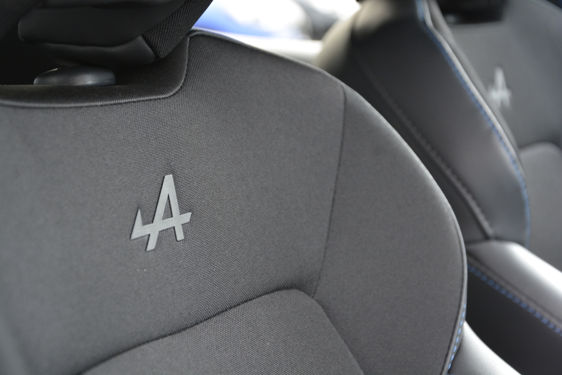 RENAULT Clio 1.6 E-Tech esprit Alpine-image-8