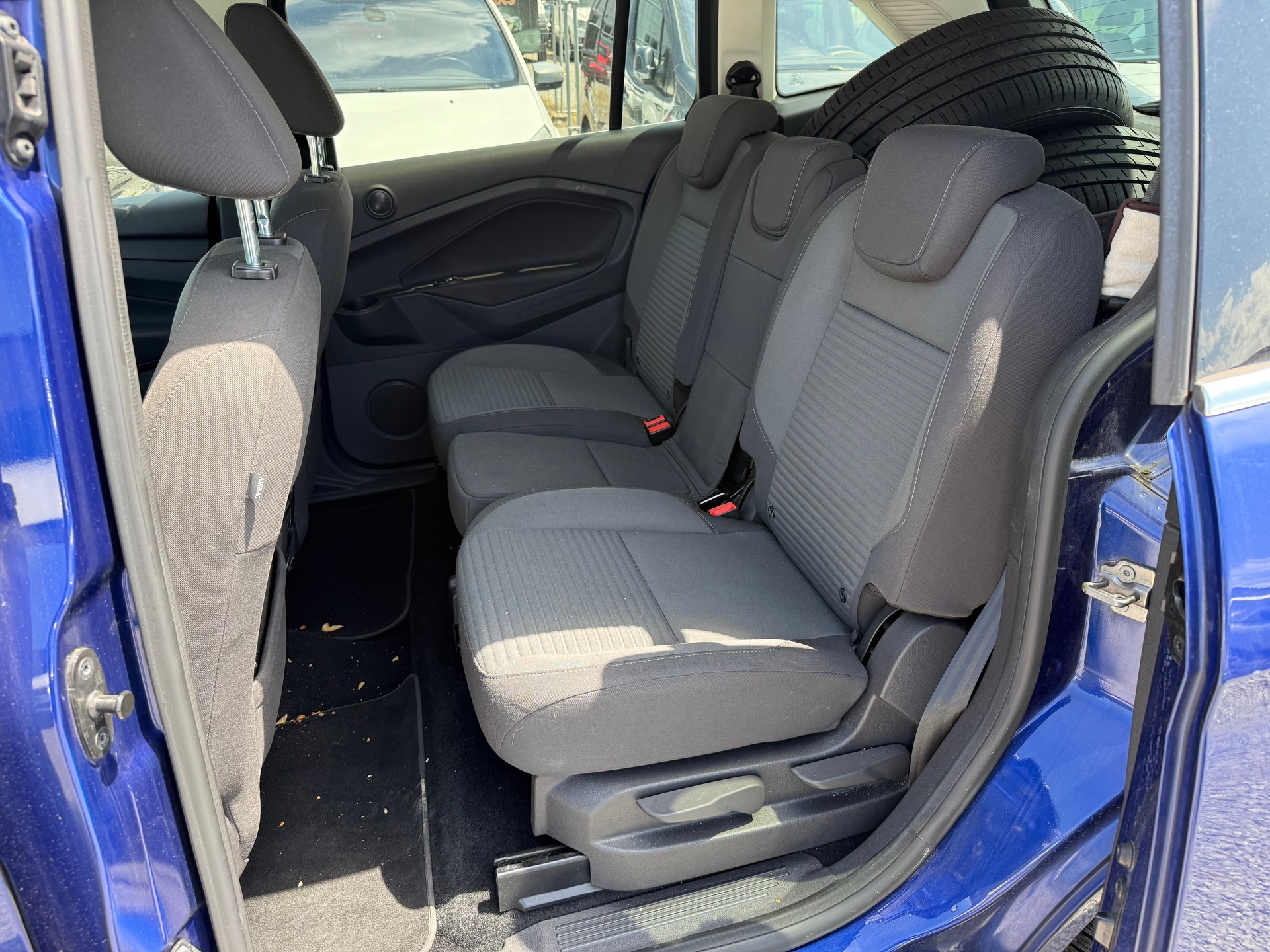 FORD GrC-Max 1.5 TDCi Titanium PowerShift Automat-image-11