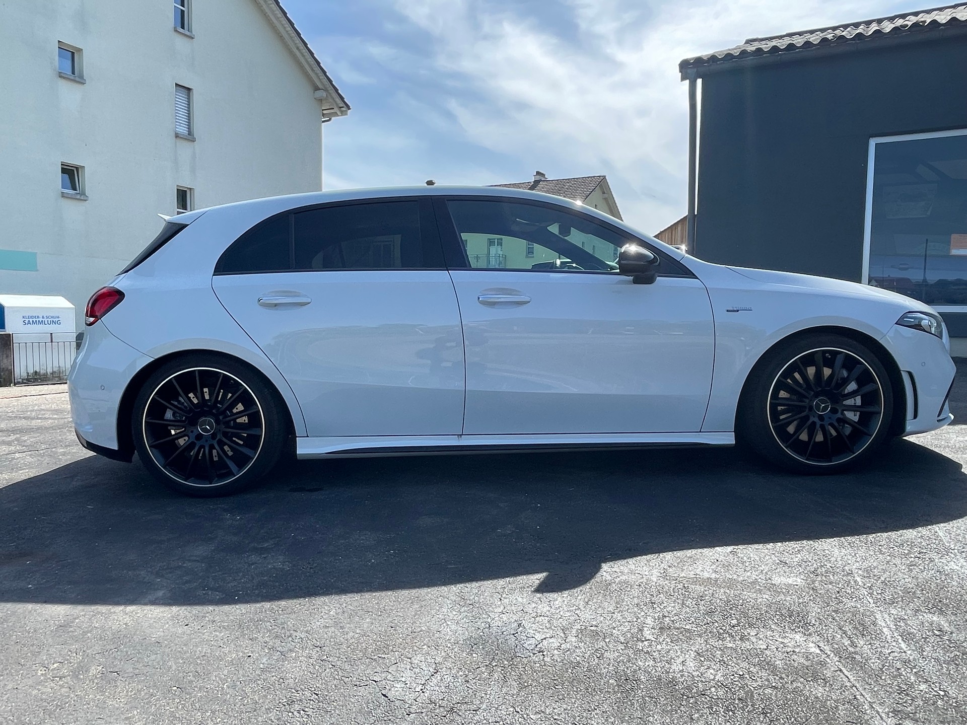 MERCEDES-BENZ A 35 AMG 4Matic Speedshift-image-10
