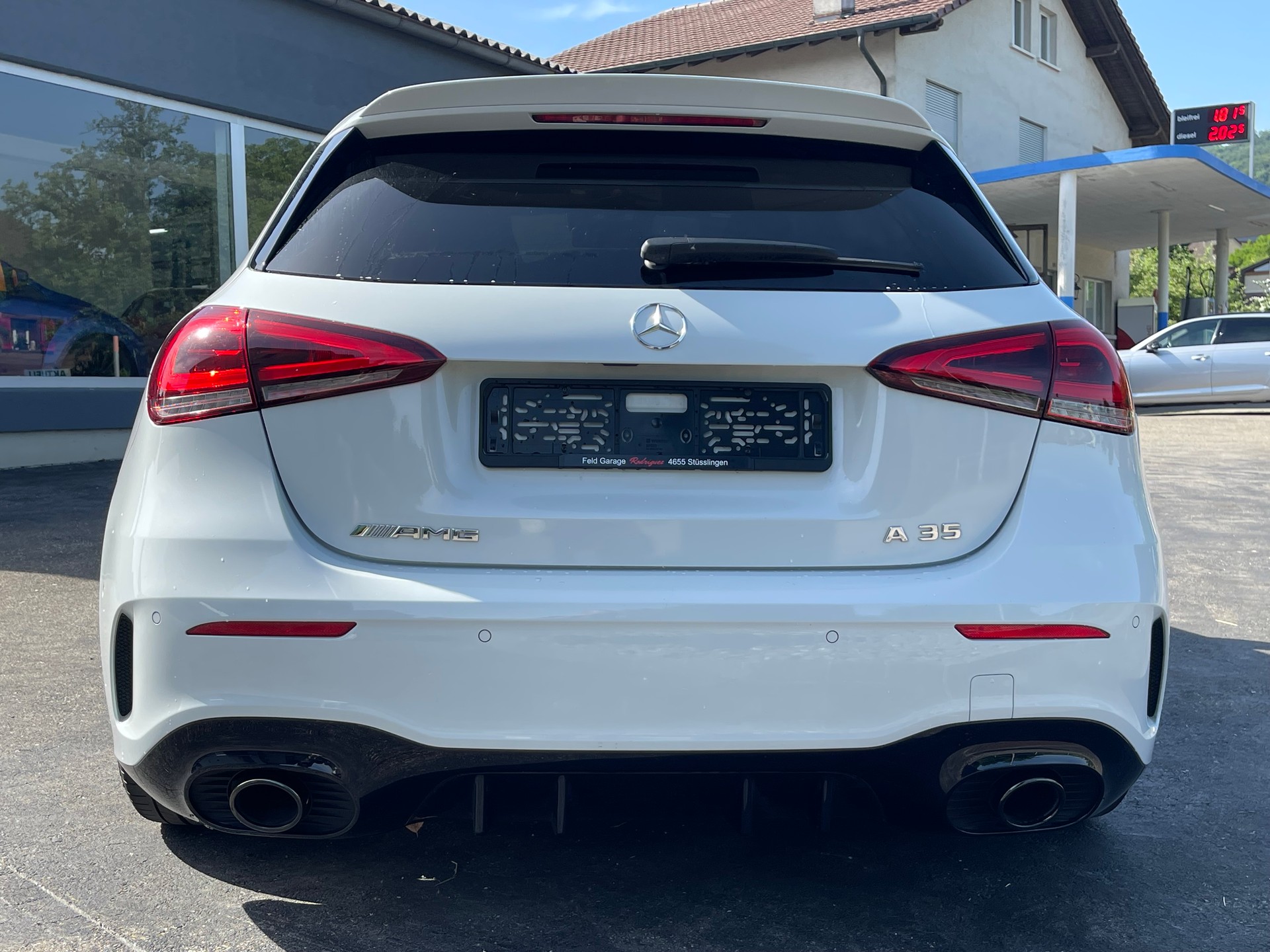 MERCEDES-BENZ A 35 AMG 4Matic Speedshift-image-8