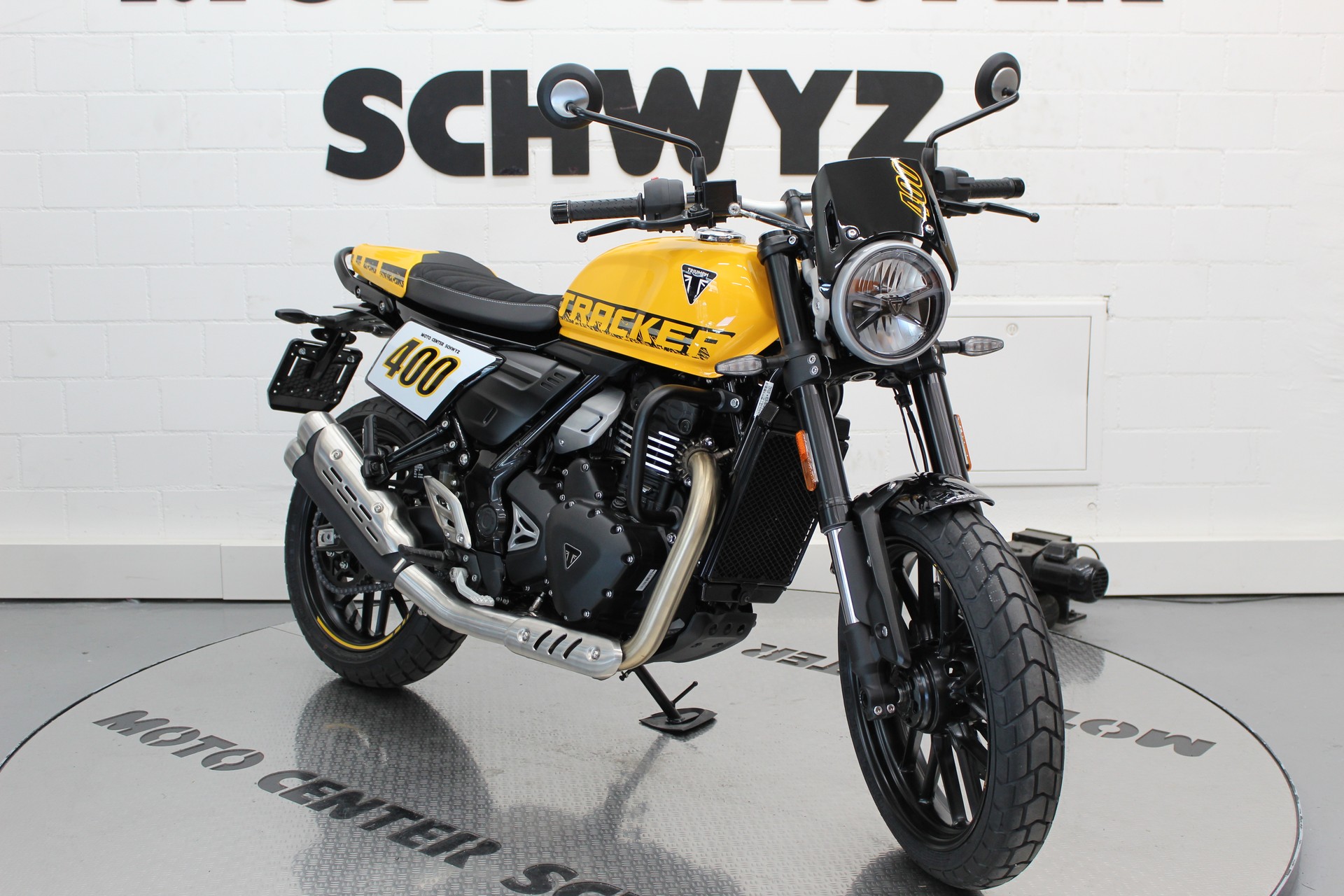 TRIUMPH Tracker 400-showroom-element-1