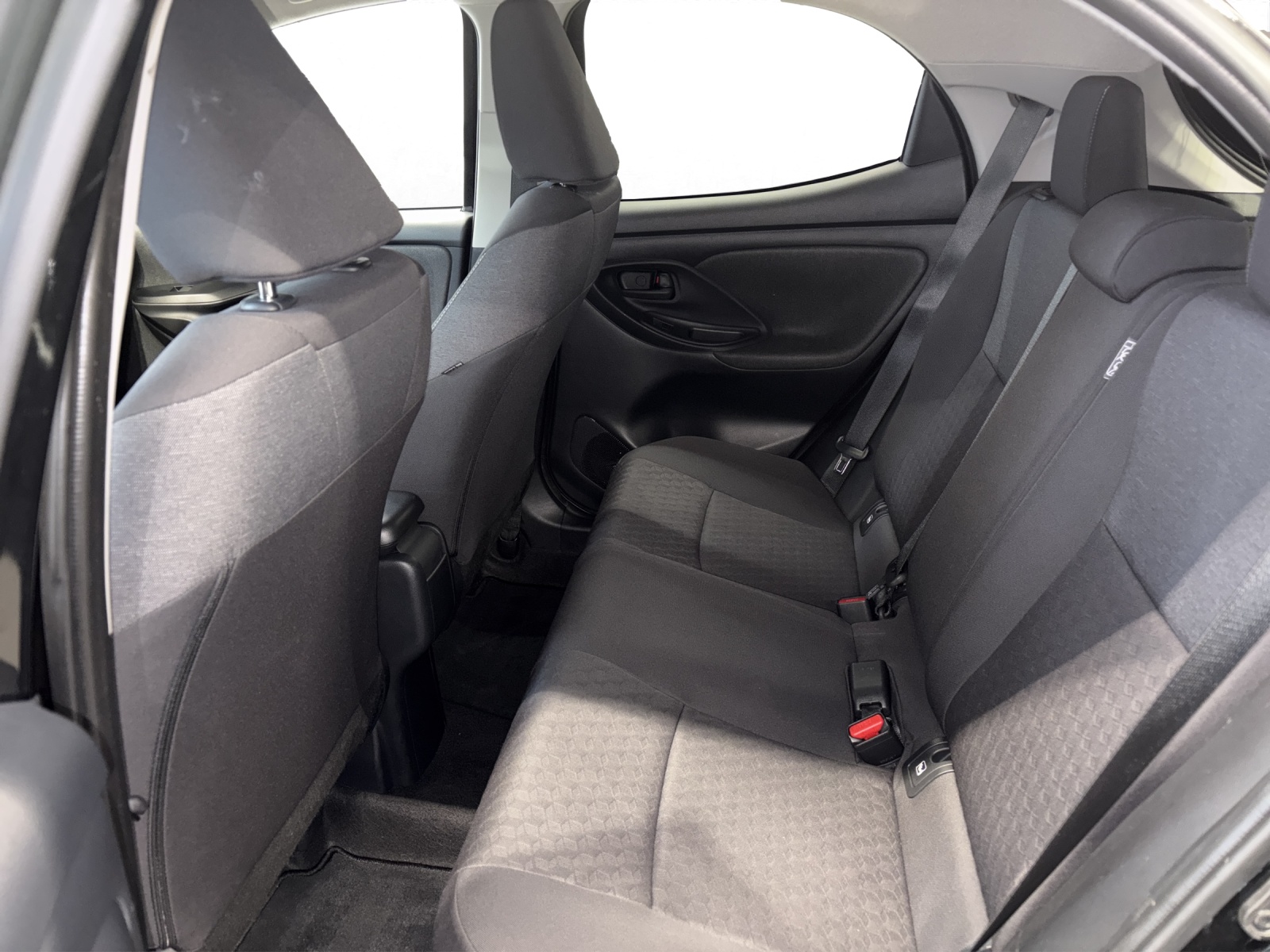 TOYOTA Yaris 1.5 VVT-i HSD Trend-image-9