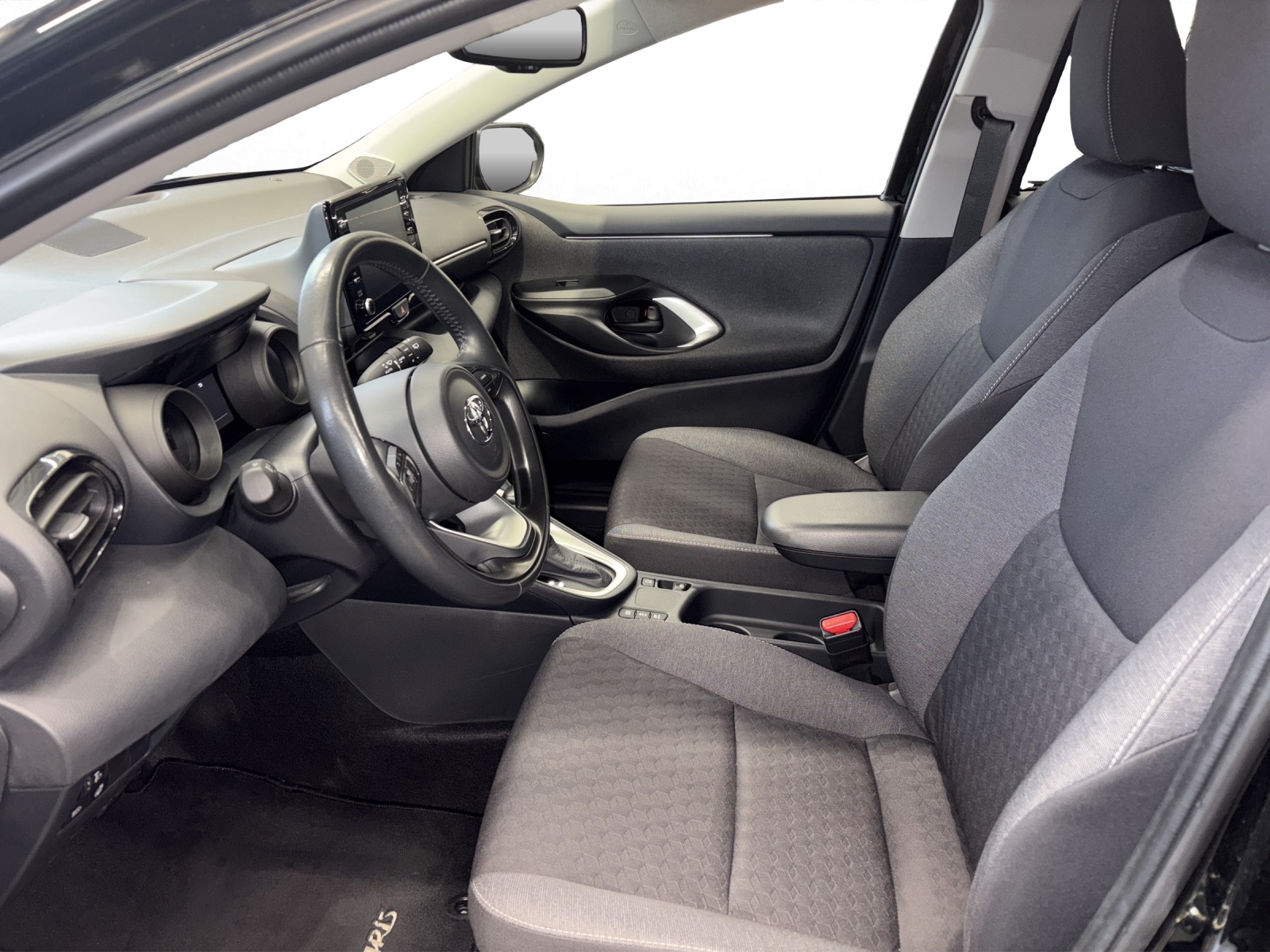 TOYOTA Yaris 1.5 VVT-i HSD Trend-image-8