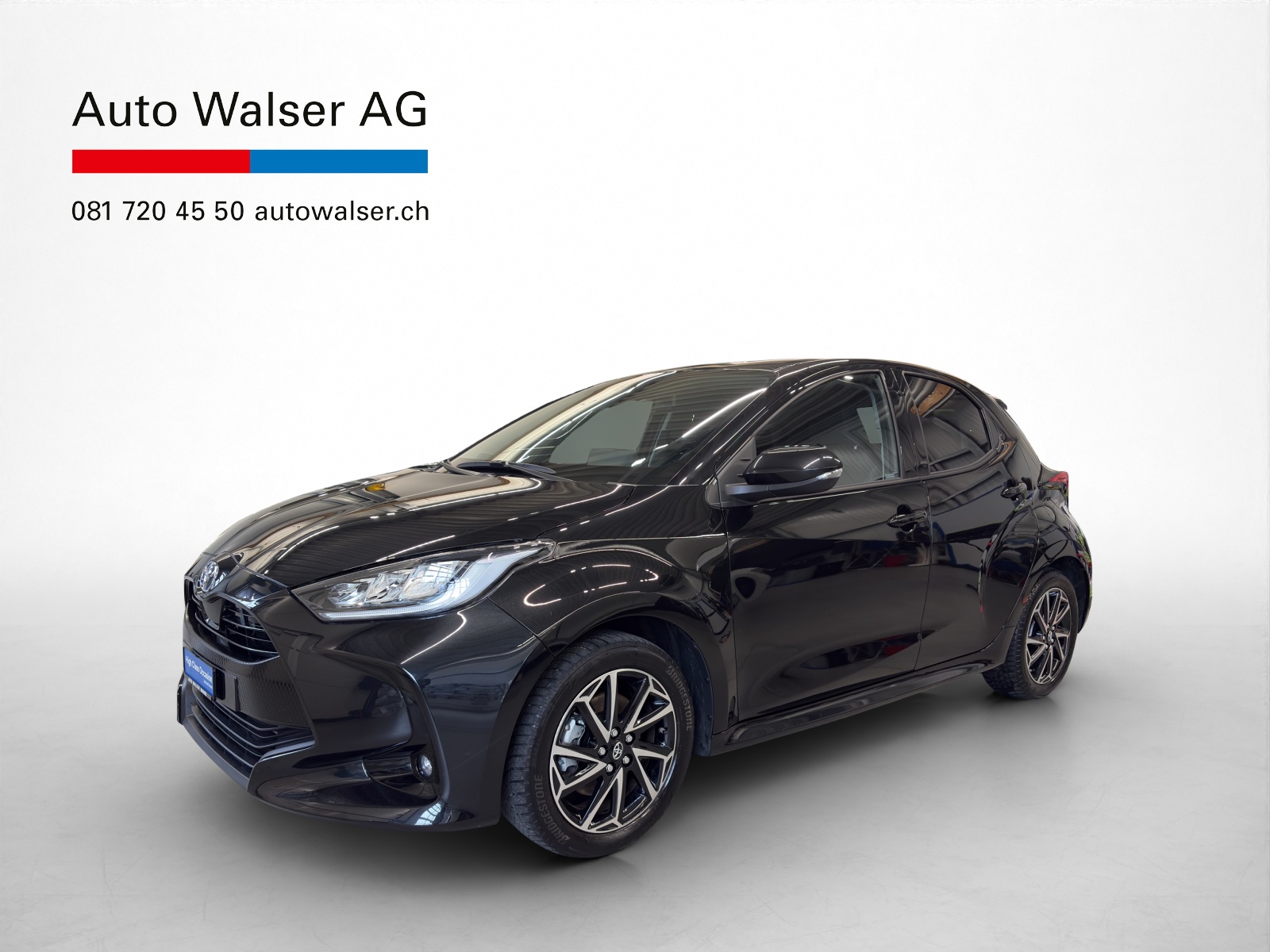 TOYOTA Yaris 1.5 VVT-i HSD Trend-image-0