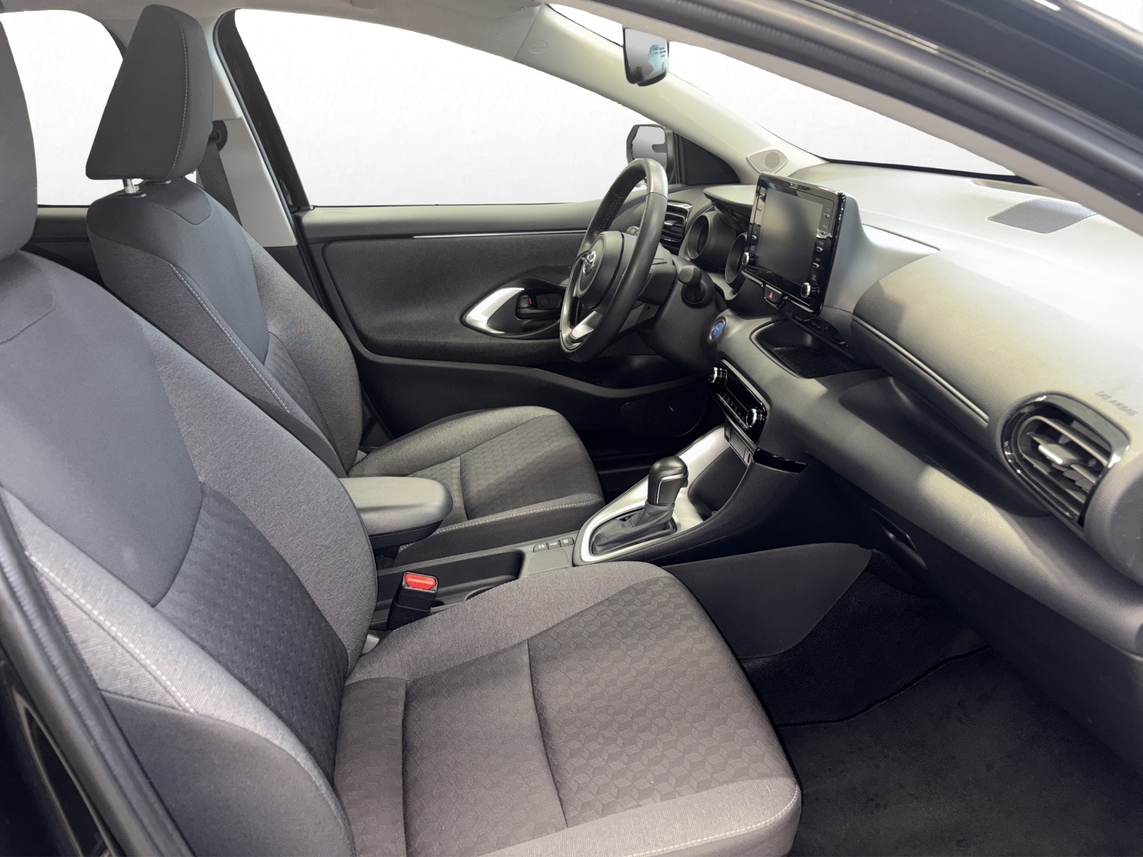 TOYOTA Yaris 1.5 VVT-i HSD Trend-image-11