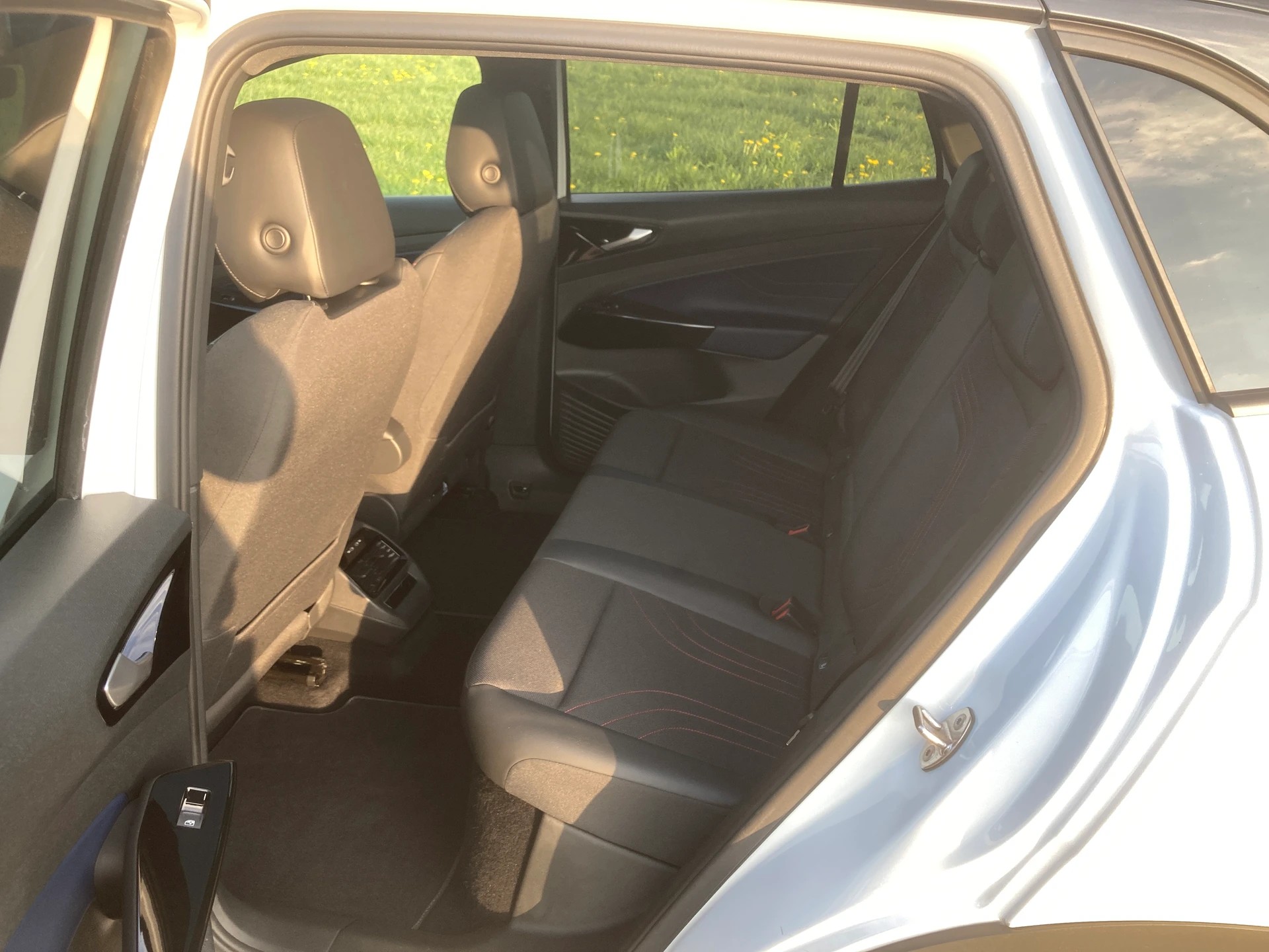 VW ID.4 GTX 77 kWh 4Motion mit Panorama Dach-image-7