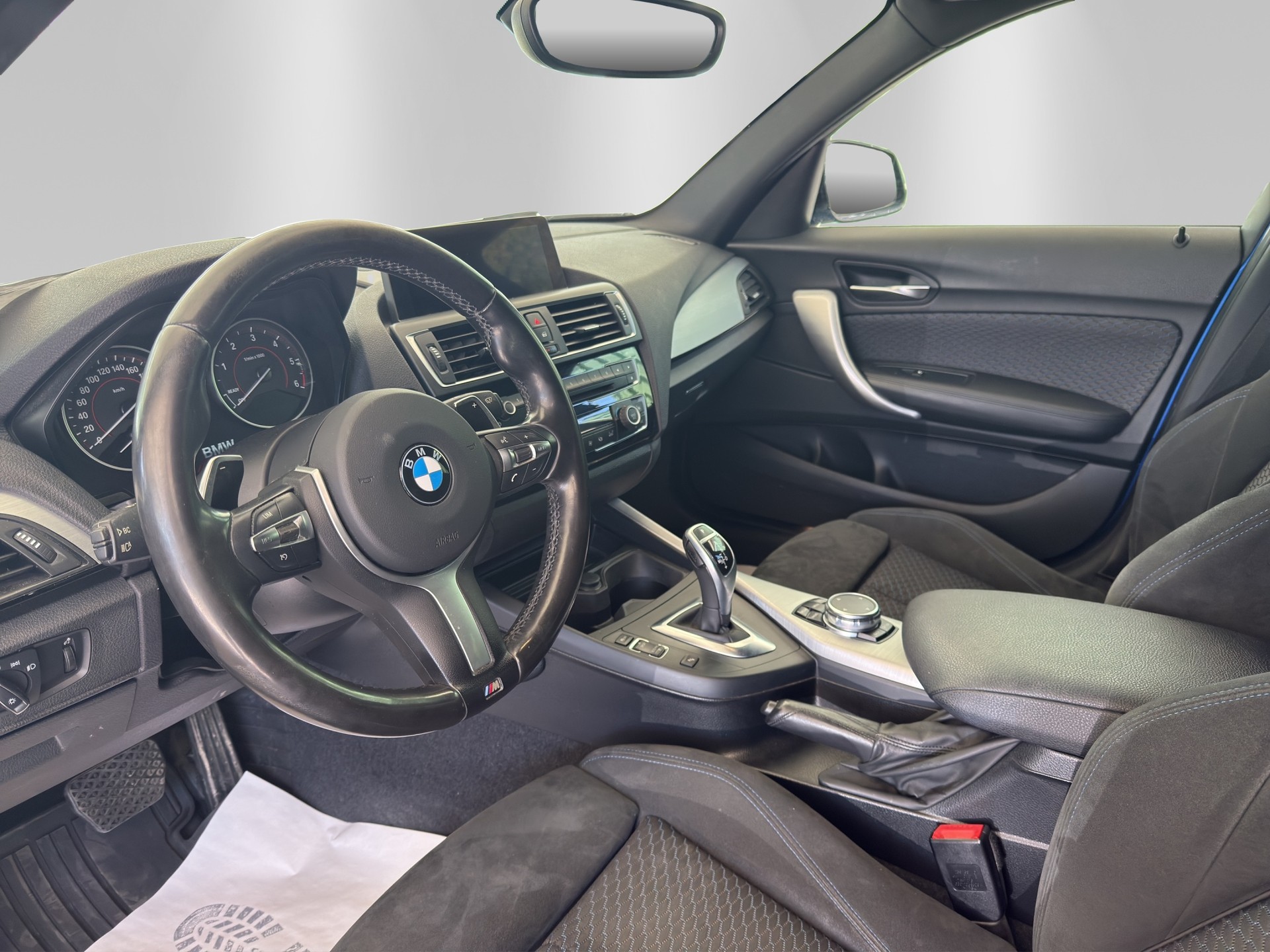 BMW 120d xDrive M Sport Steptronic-image-7