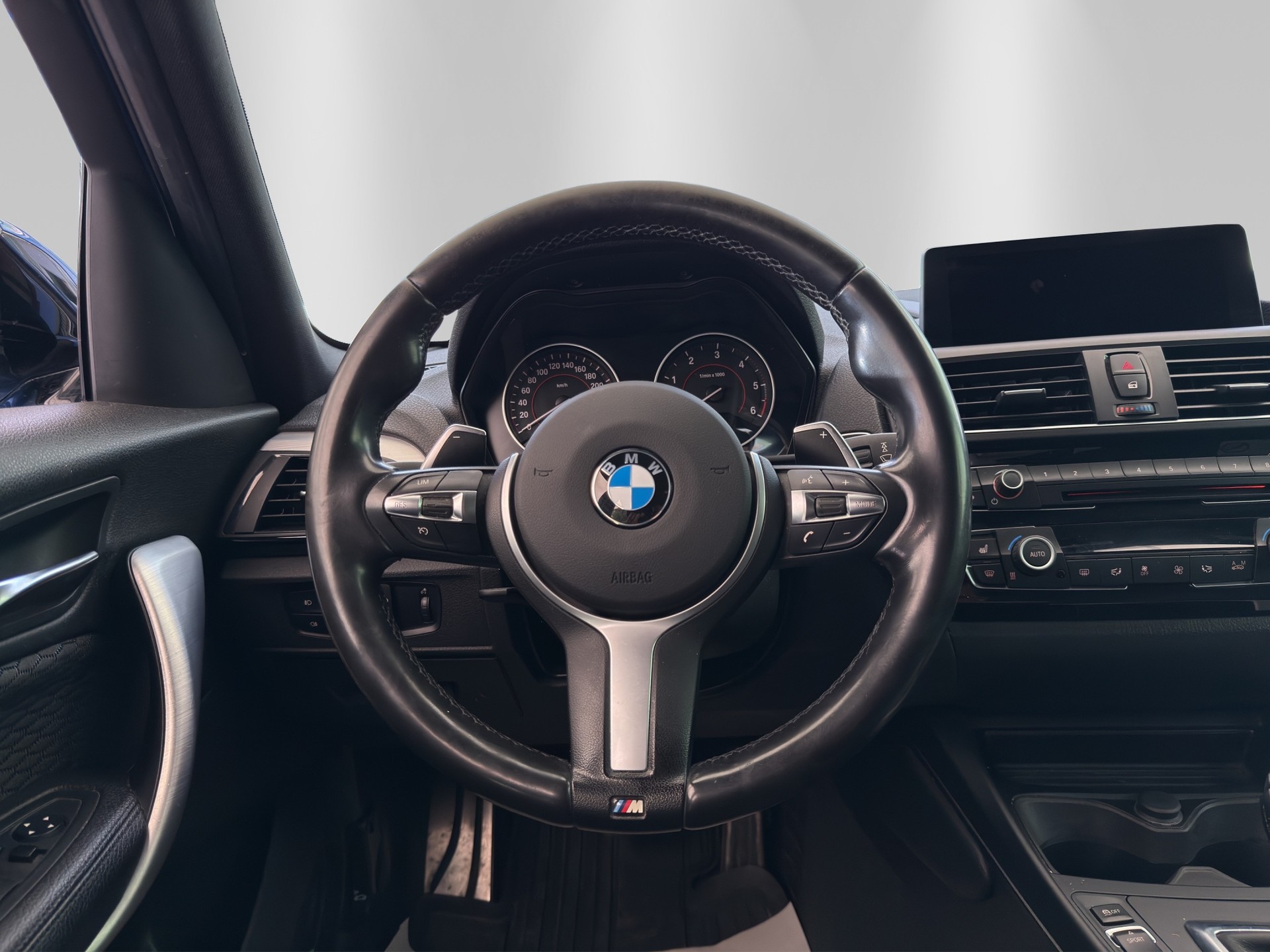 BMW 120d xDrive M Sport Steptronic-image-9