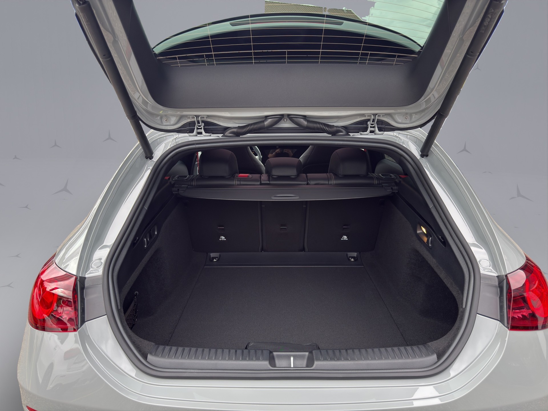 MERCEDES-BENZ CLA 220 Shooting Brake-image-17