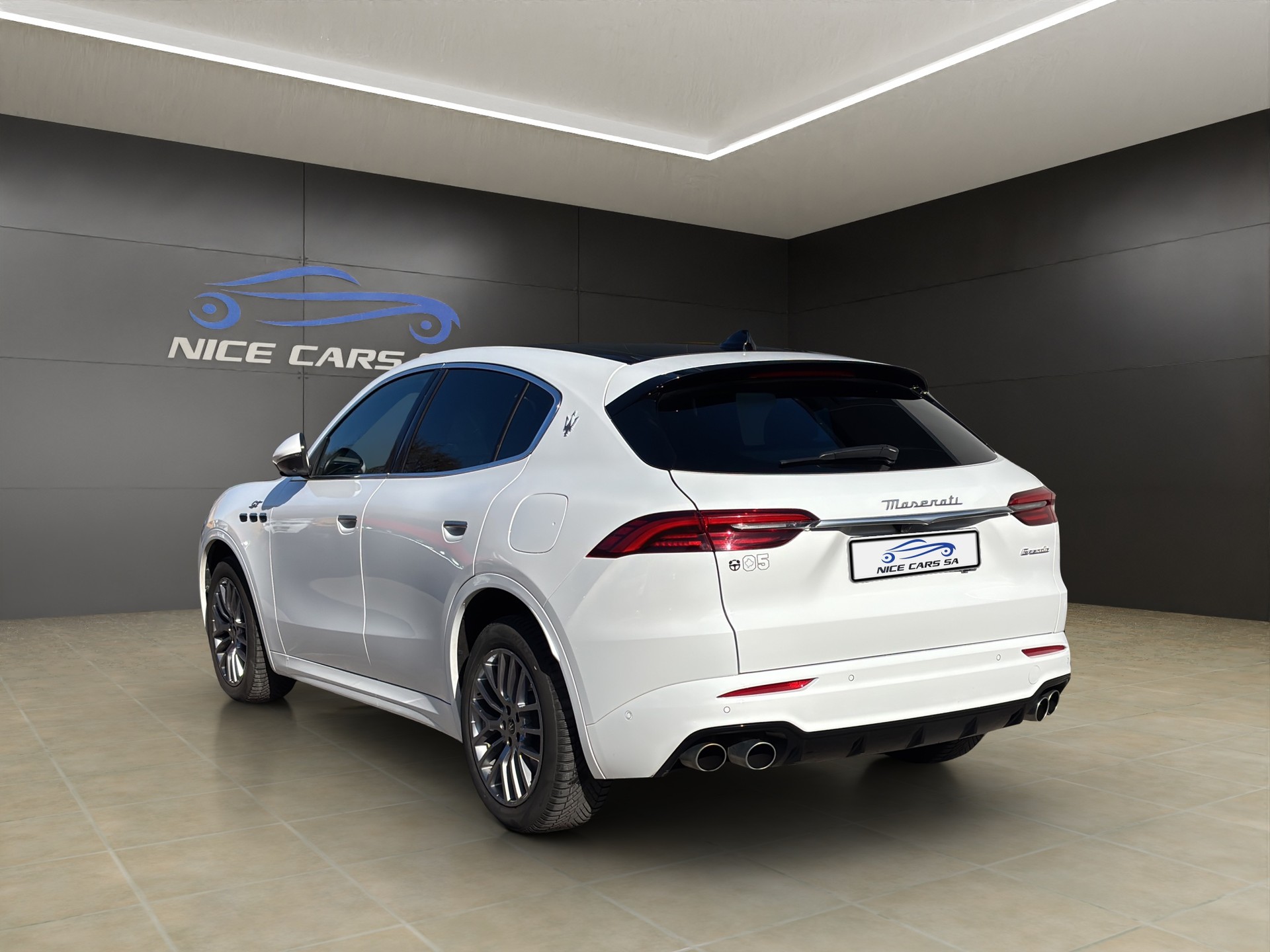 MASERATI Grecale 2.0 MHEV GT Hybrid Automatica-image-2