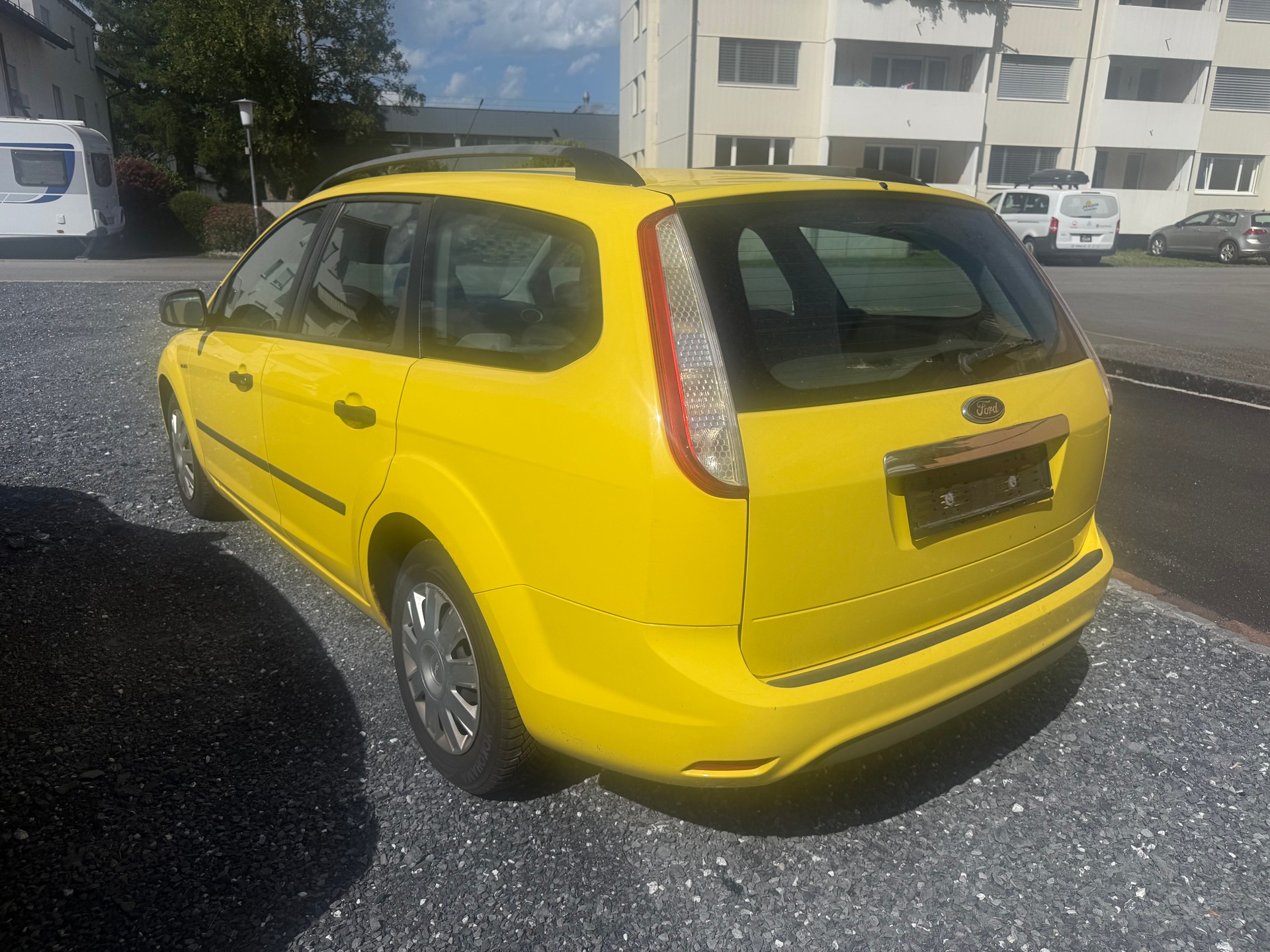 FORD Focus 1.8i Flexifuel Ambiente-image-3