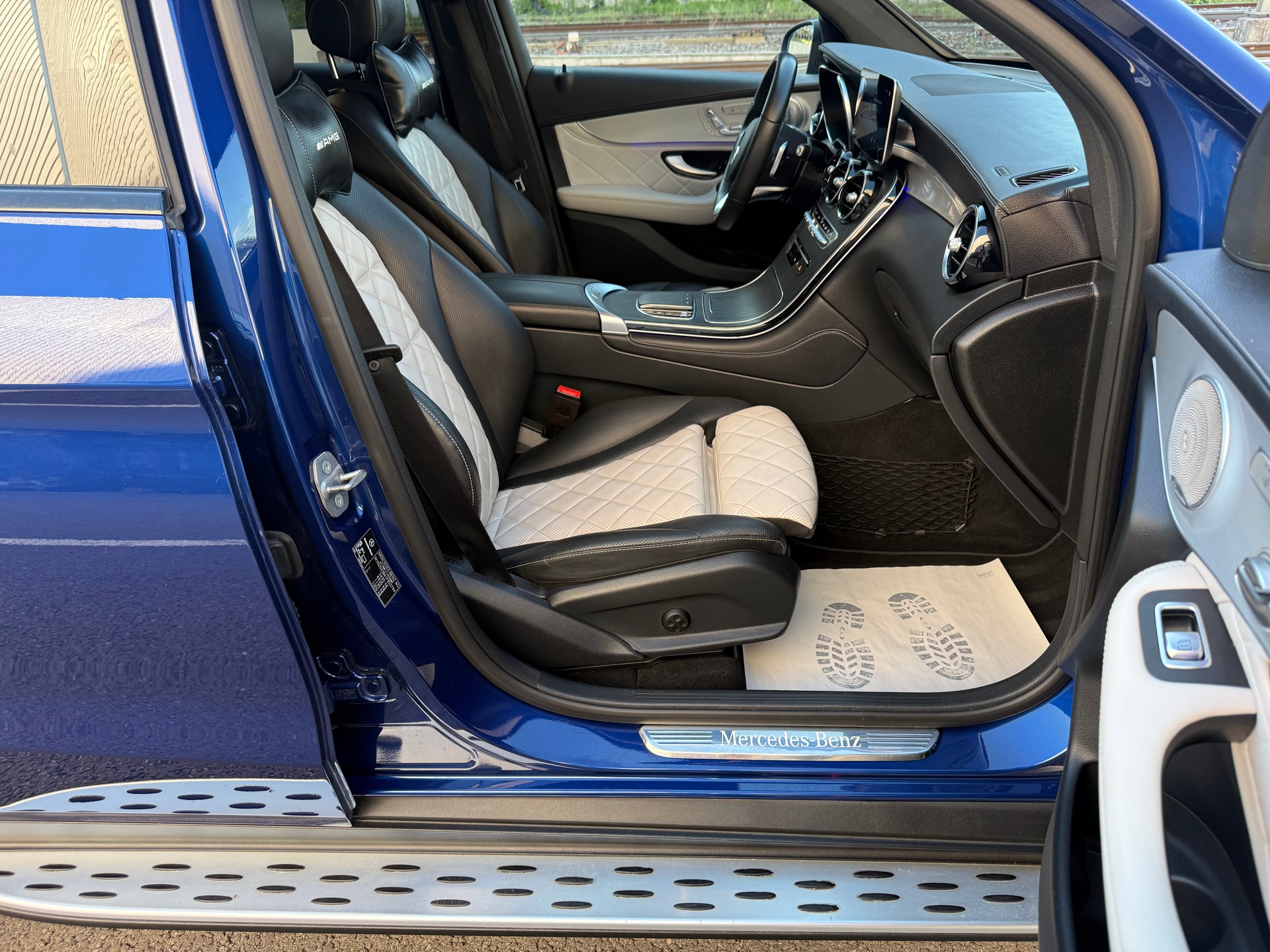 MERCEDES-BENZ GLC Coupé 300 AMG Line 4Matic 9G-Tronic-image-14