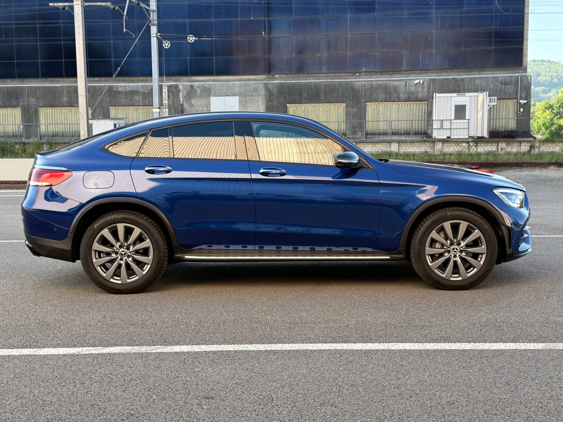 MERCEDES-BENZ GLC Coupé 300 AMG Line 4Matic 9G-Tronic-image-3