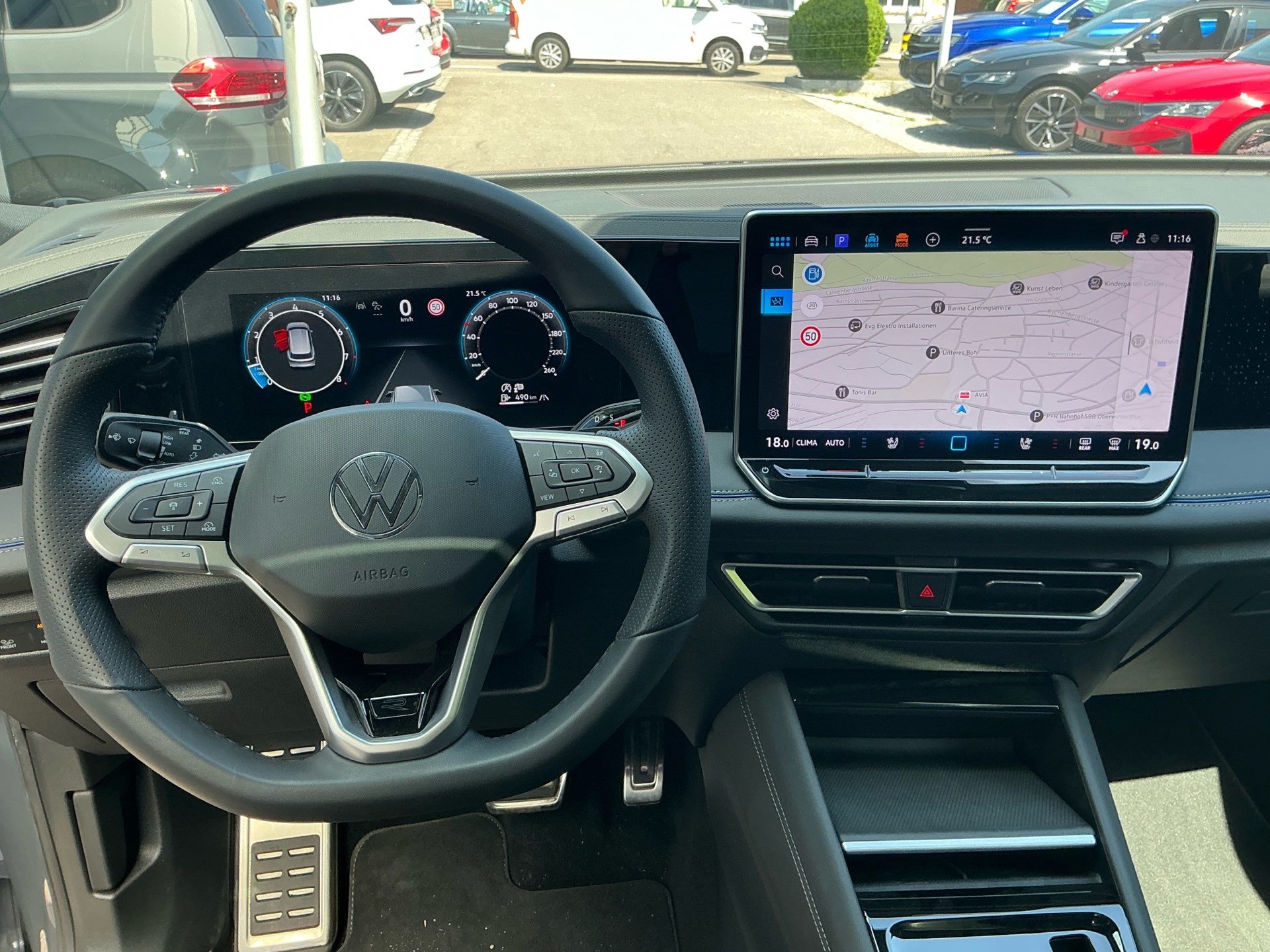 VW Tiguan 2.0 TSI 265 PS 4Motion R-Line *** PANORAMADACH & ANHÄNGERKUPPLUNG ***-image-9