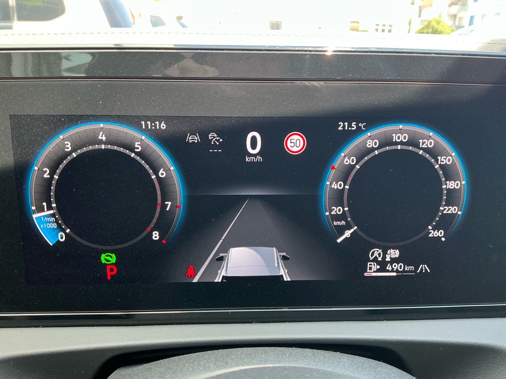 VW Tiguan 2.0 TSI 265 PS 4Motion R-Line *** PANORAMADACH & ANHÄNGERKUPPLUNG ***-image-10
