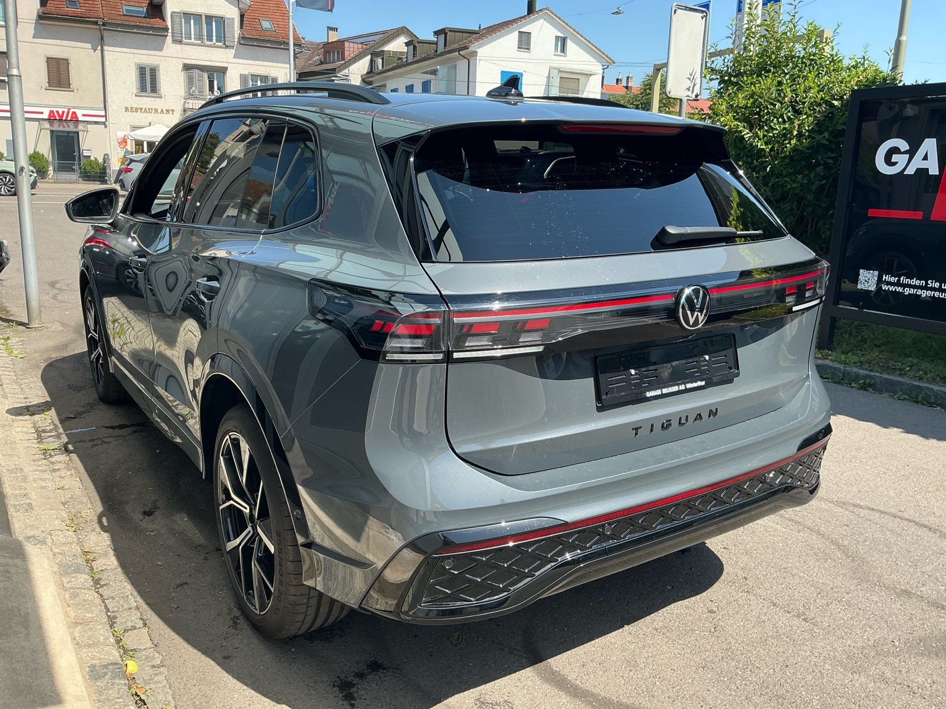 VW Tiguan 2.0 TSI 265 PS 4Motion R-Line *** PANORAMADACH & ANHÄNGERKUPPLUNG ***-image-5