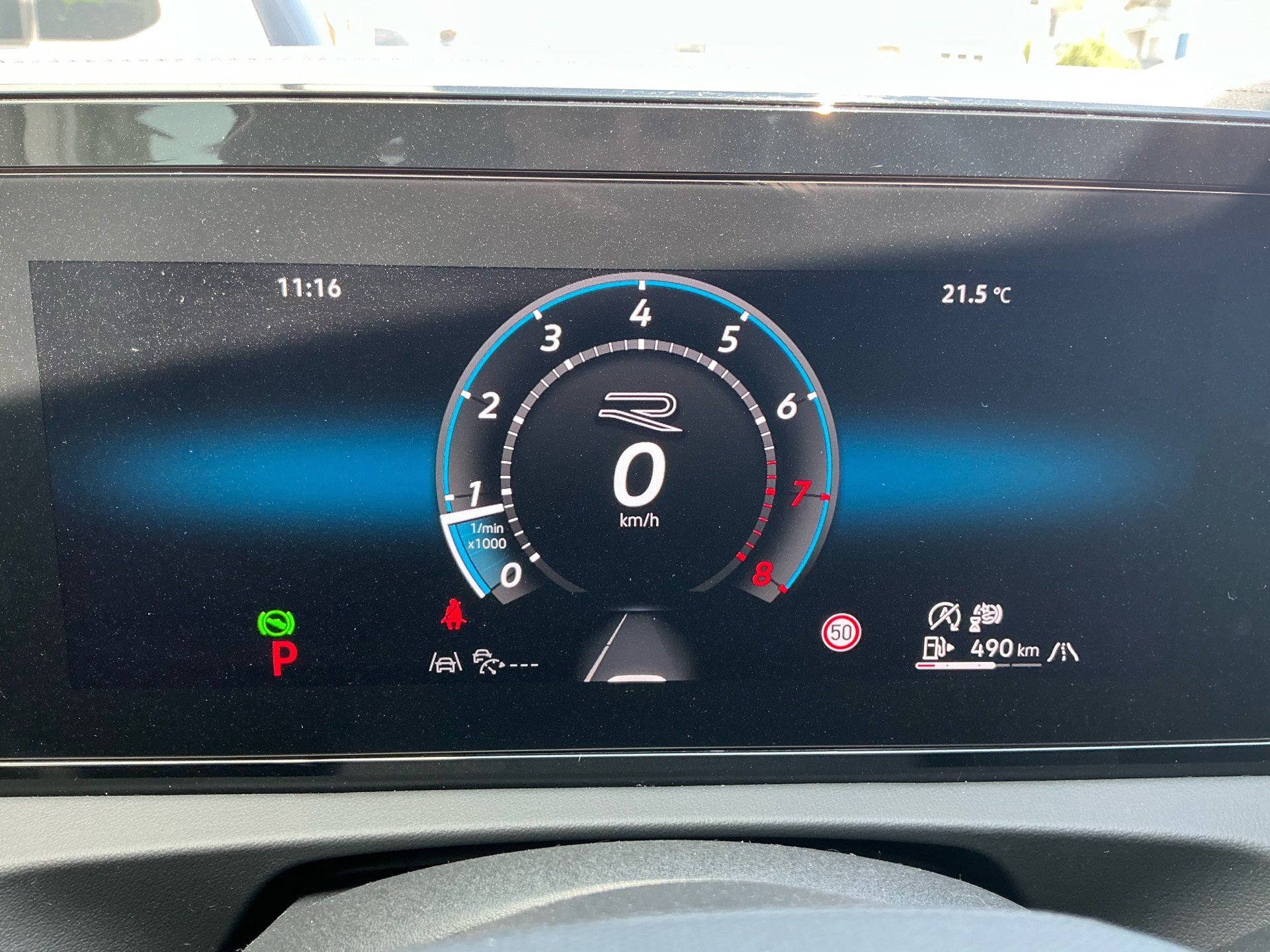 VW Tiguan 2.0 TSI 265 PS 4Motion R-Line *** PANORAMADACH & ANHÄNGERKUPPLUNG ***-image-12