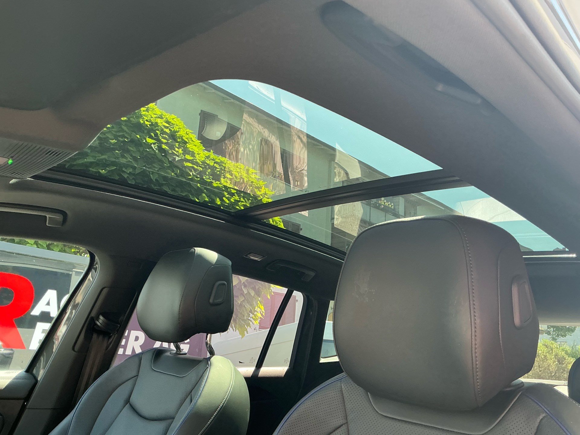 VW Tiguan 2.0 TSI 265 PS 4Motion R-Line *** PANORAMADACH & ANHÄNGERKUPPLUNG ***-image-8