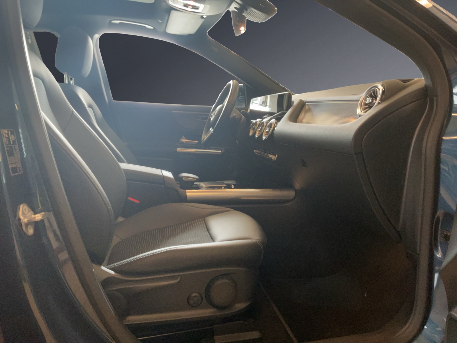 Image MERCEDES-BENZ EQA-300 EQA 300 4Matic