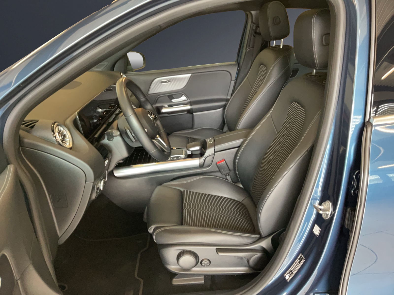 Image MERCEDES-BENZ EQA-300 EQA 300 4Matic