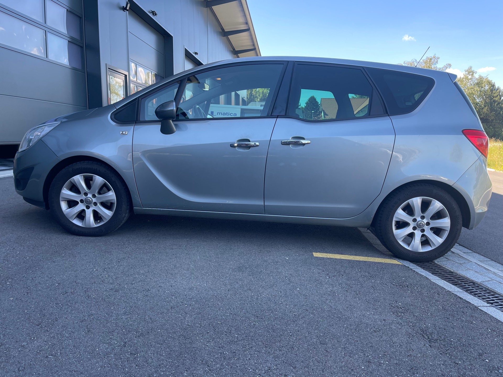 OPEL Meriva 1.4 Turbo Anniversary Edition-image-1