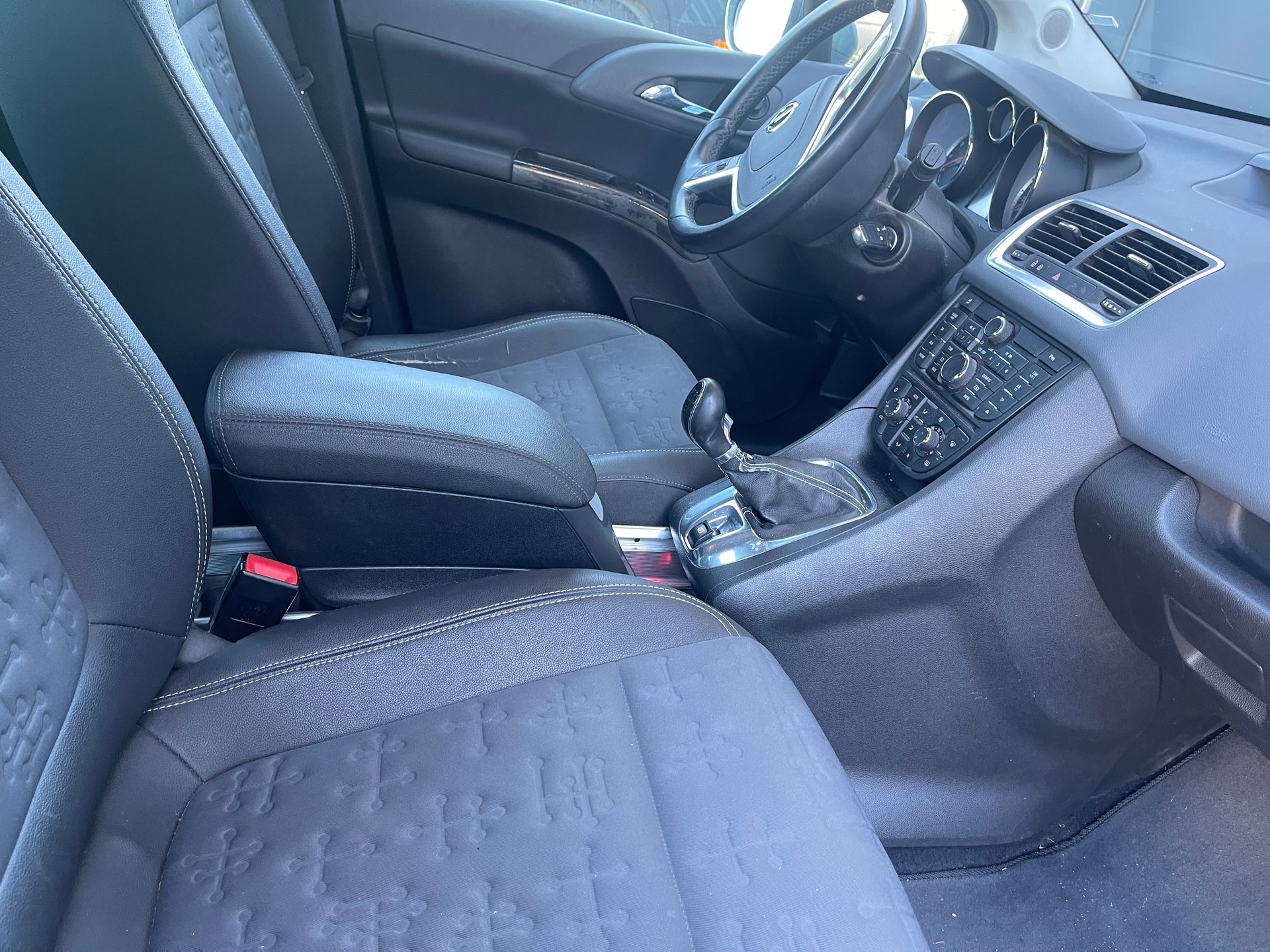 OPEL Meriva 1.4 Turbo Anniversary Edition-image-6