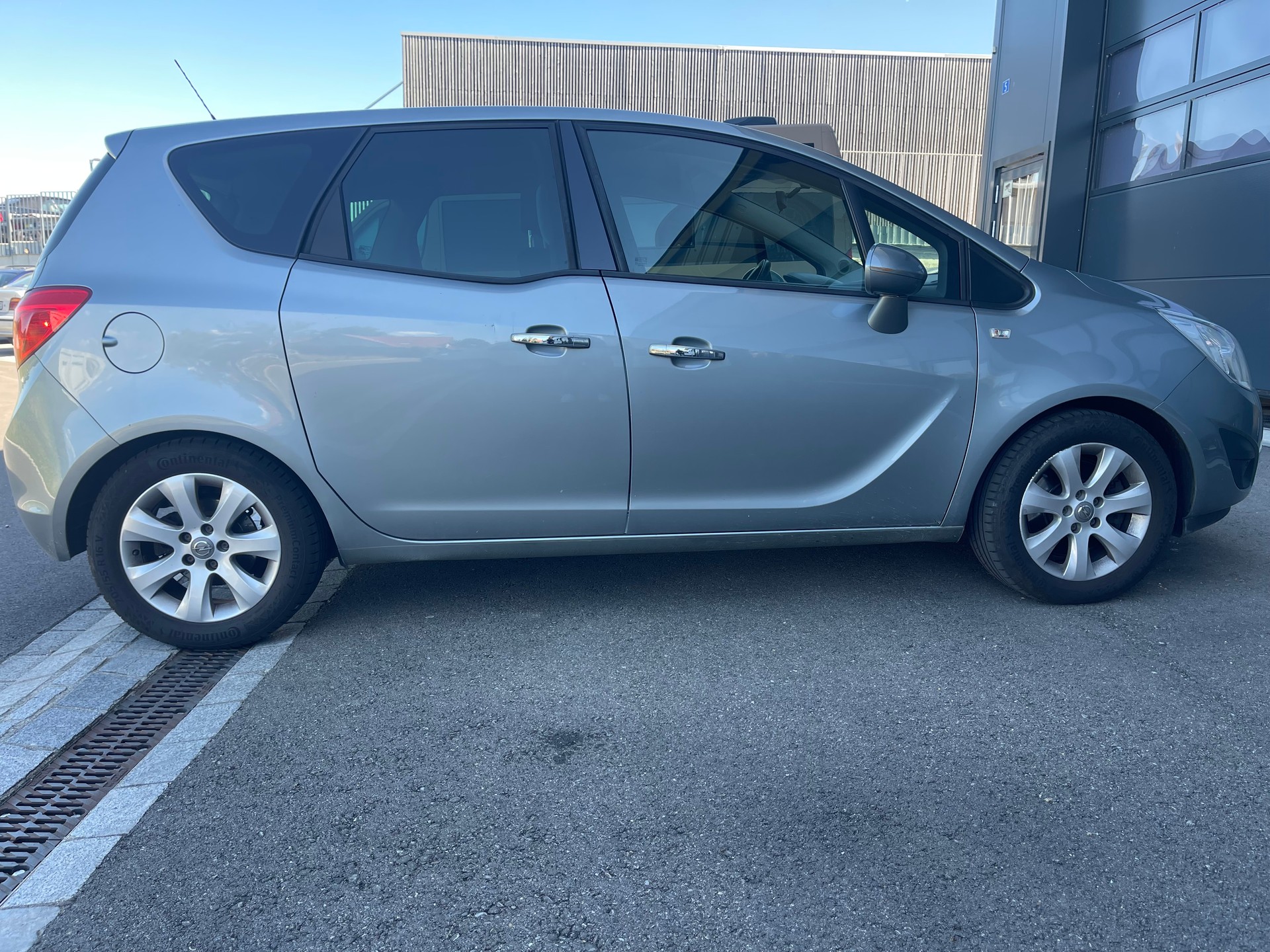 OPEL Meriva 1.4 Turbo Anniversary Edition-image-2